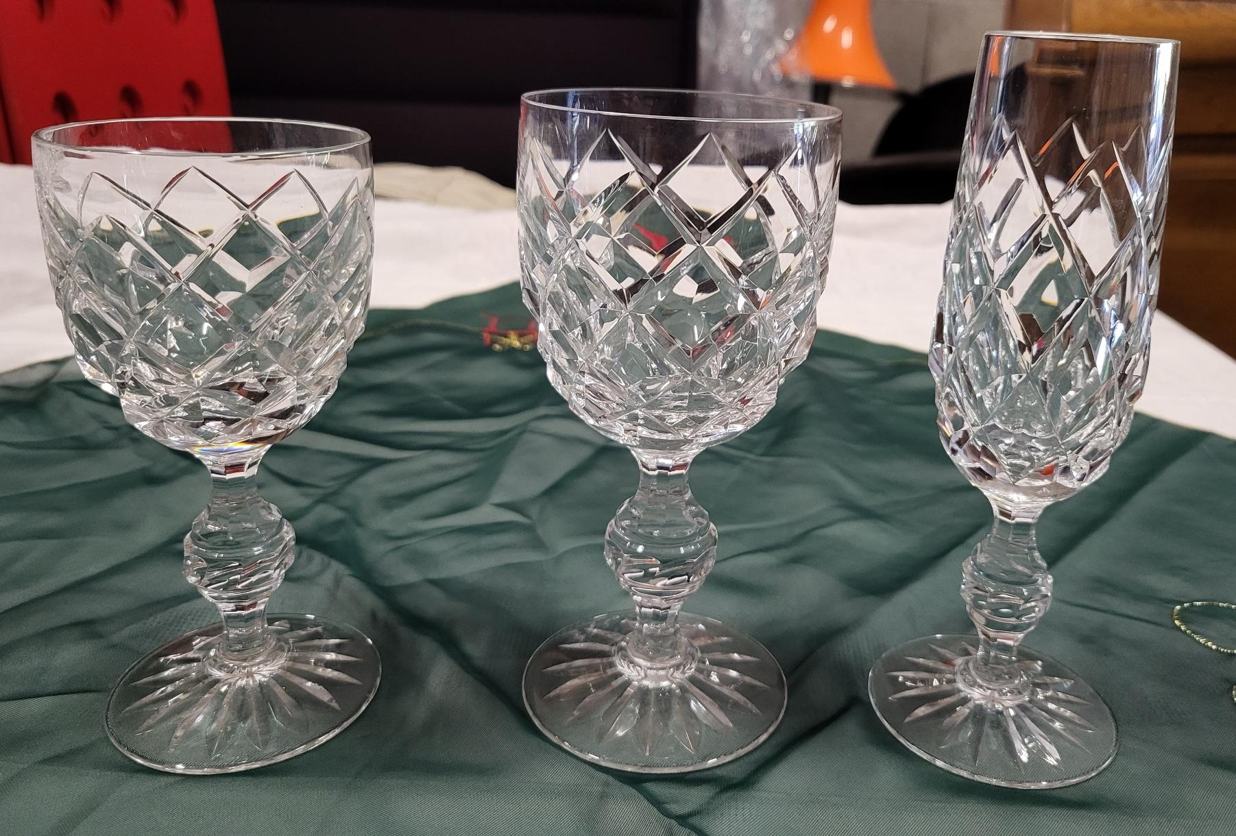 Service de verres en cristal Francais style Saint Louis (lot de 18) en vente 2