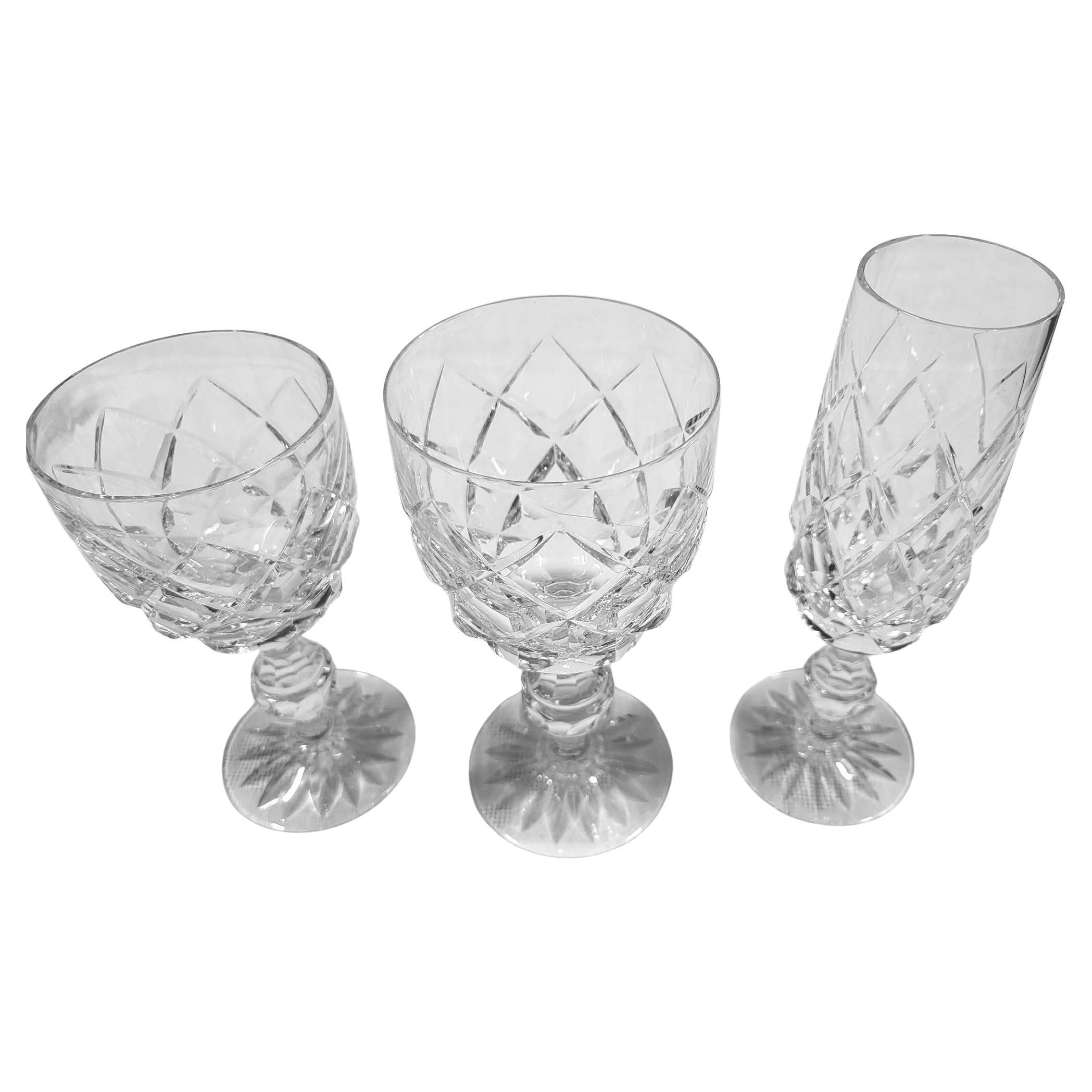Cristal Service de verres en cristal Francais style Saint Louis (lot de 18) en vente
