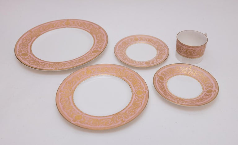 Service for 12, 72 Pieces Royal Worcester Pink Gilt Encrusted Dinner Service In Good Condition In West Palm Beach, FL