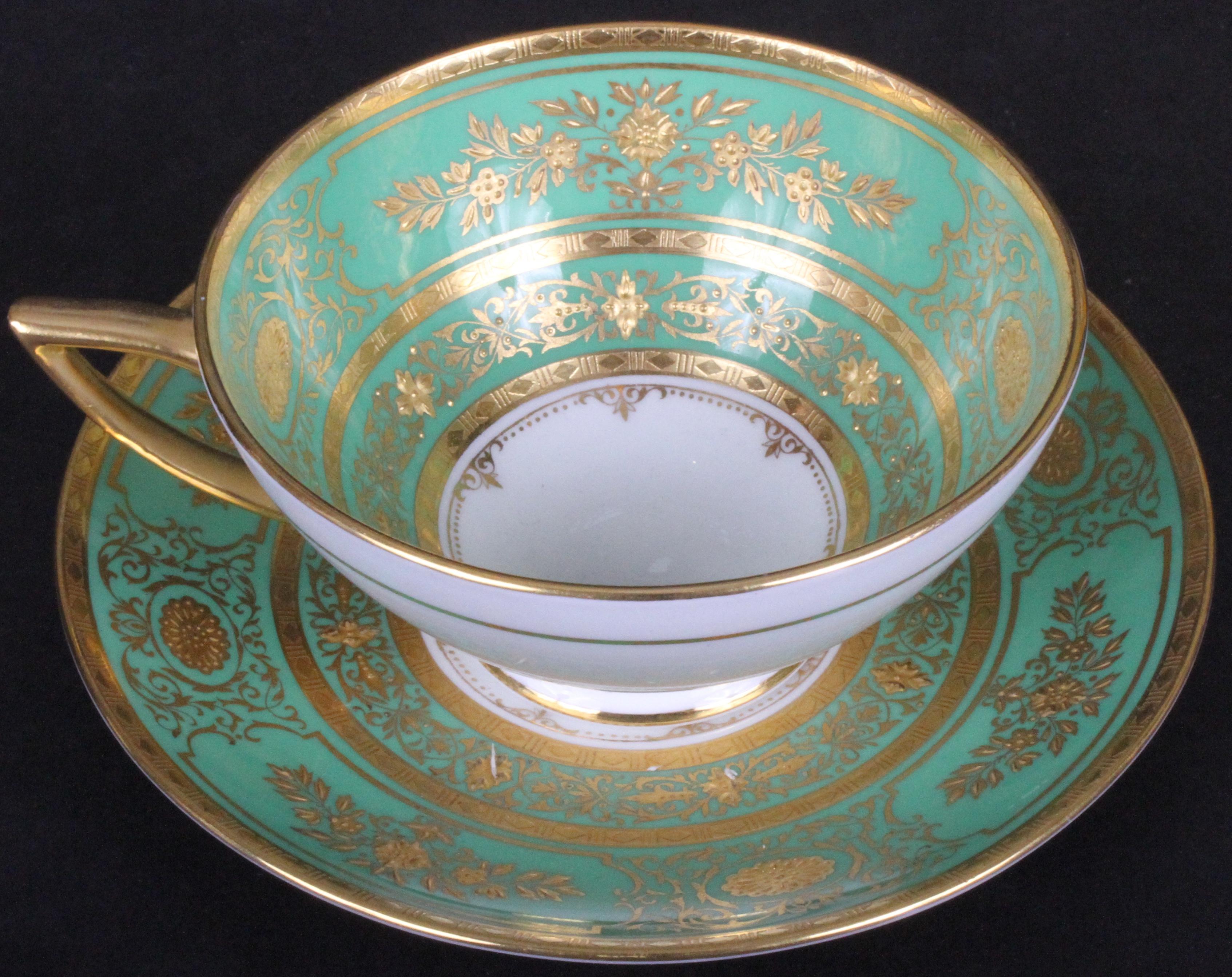 Service for 18 of Minton for Tiffany, Green and Gold For Sale 3