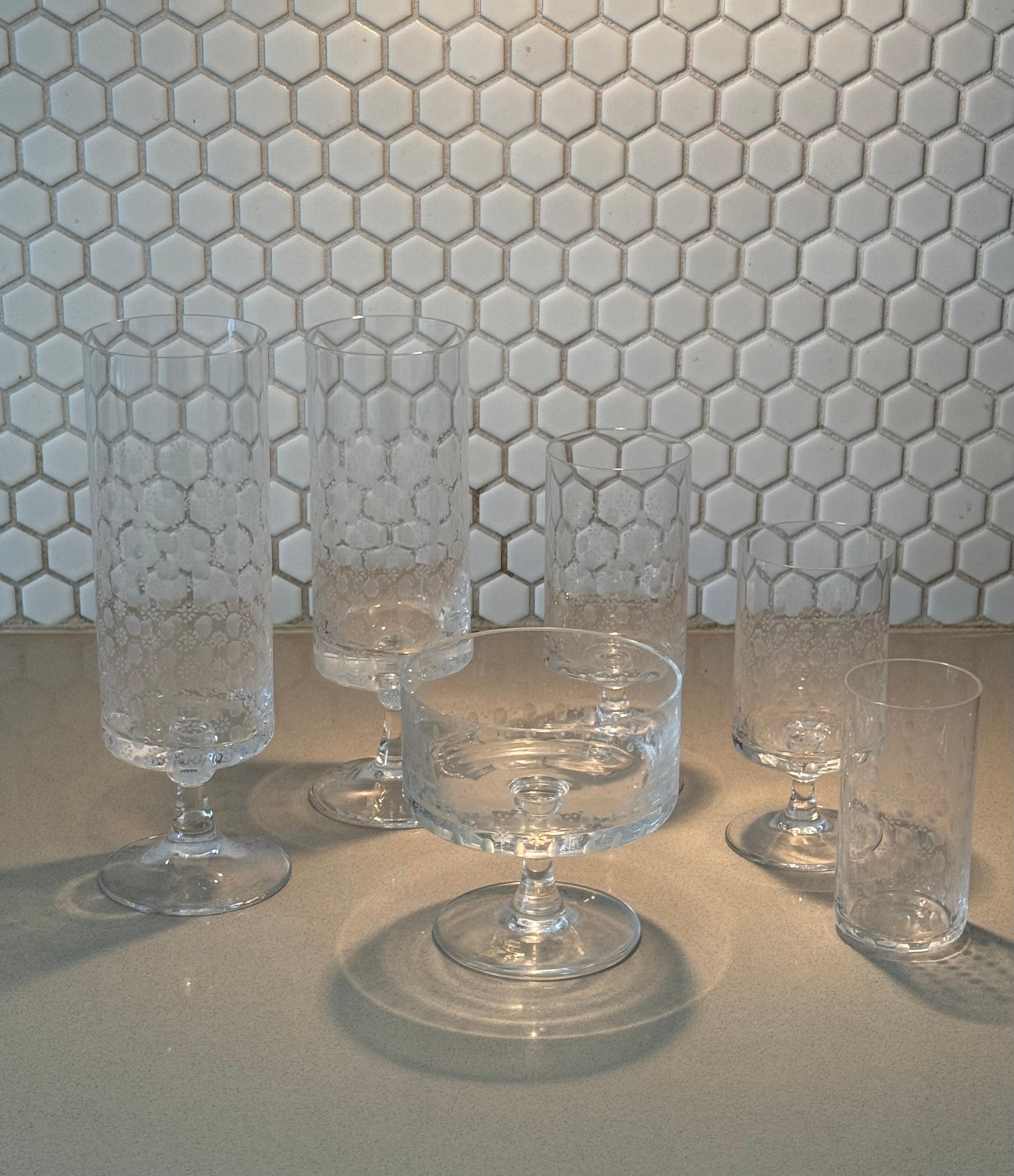Service for Six Rosenthal “Romance” Crystal Stemware  by Bijorn Wiinblad im Angebot 3