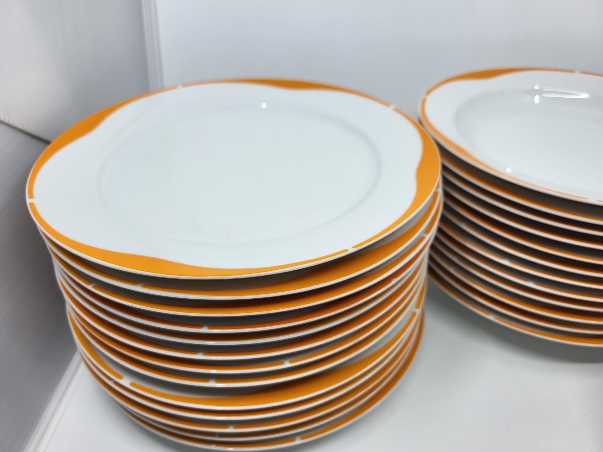 Servicio H&C Heinrich Alemania en porcelana blanca y naranja Alemania 1970 (73p) en venta 1