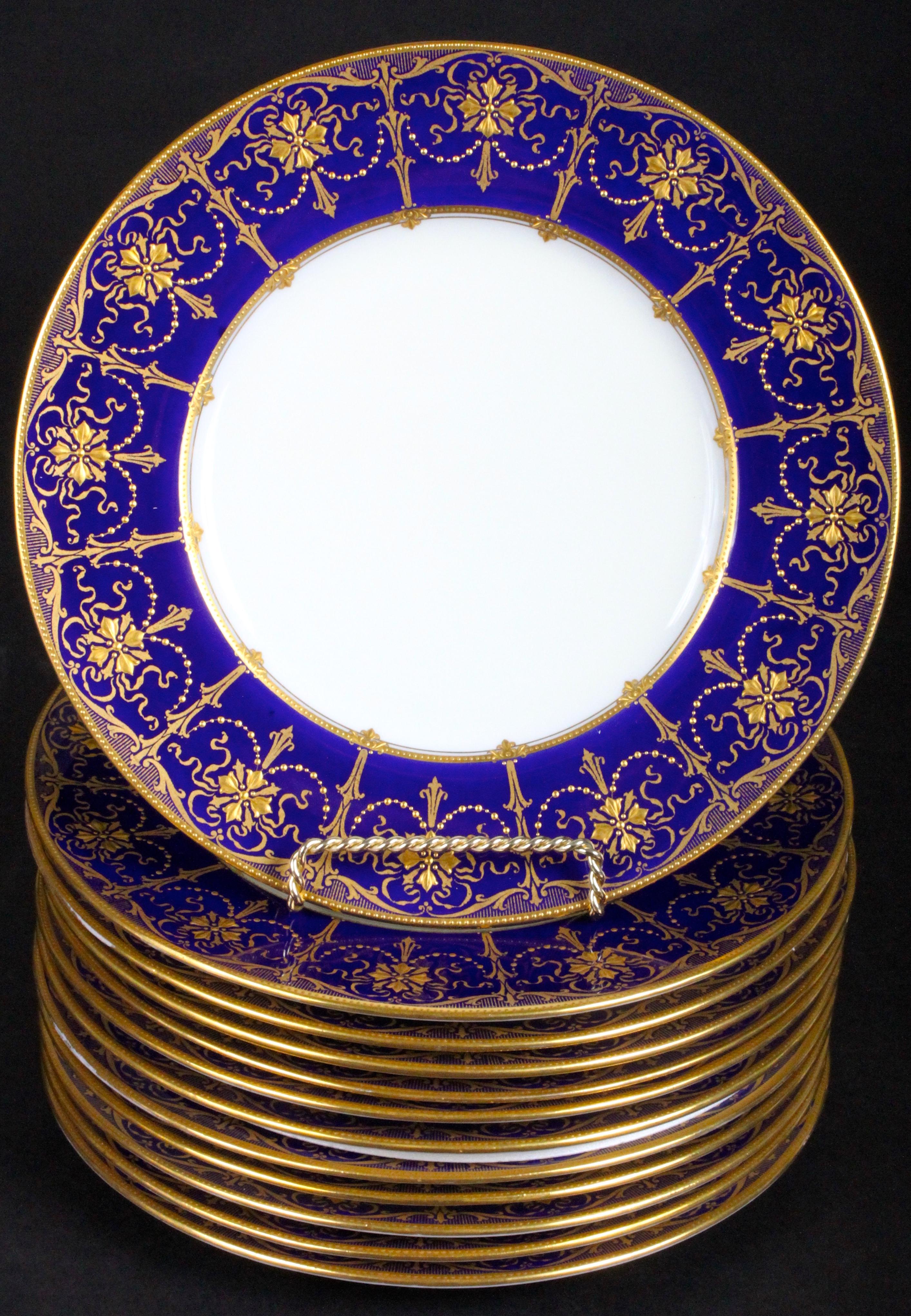Service of 24 Minton Cobalt Blue Gold-Encrusted Plates In Good Condition For Sale In New York, NY
