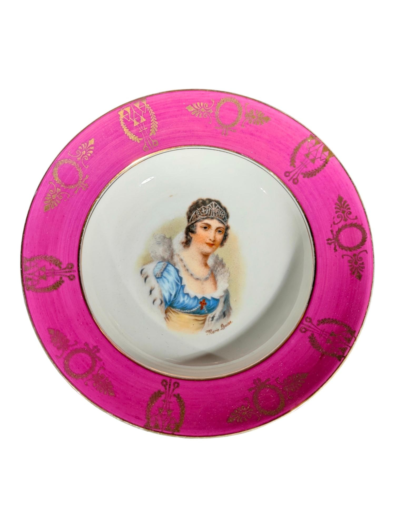 Service, Porcelain Tableware with Napoleon Pirkenhammer, 1880 In Good Condition For Sale In Madrid, ES