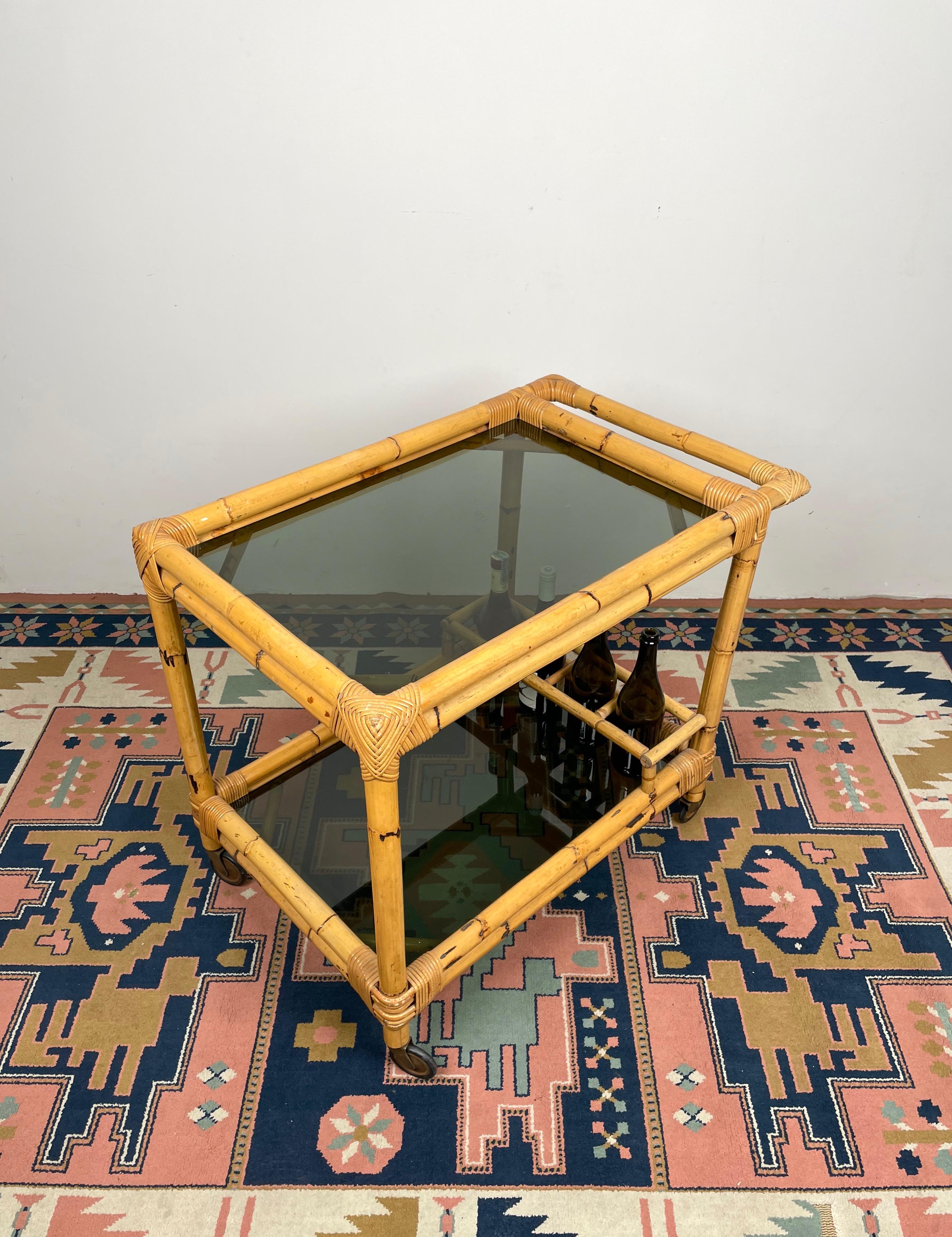 Serving Bar Cart Bamboo and Smoked Glass, Italy 1970s In Good Condition For Sale In Rome, IT