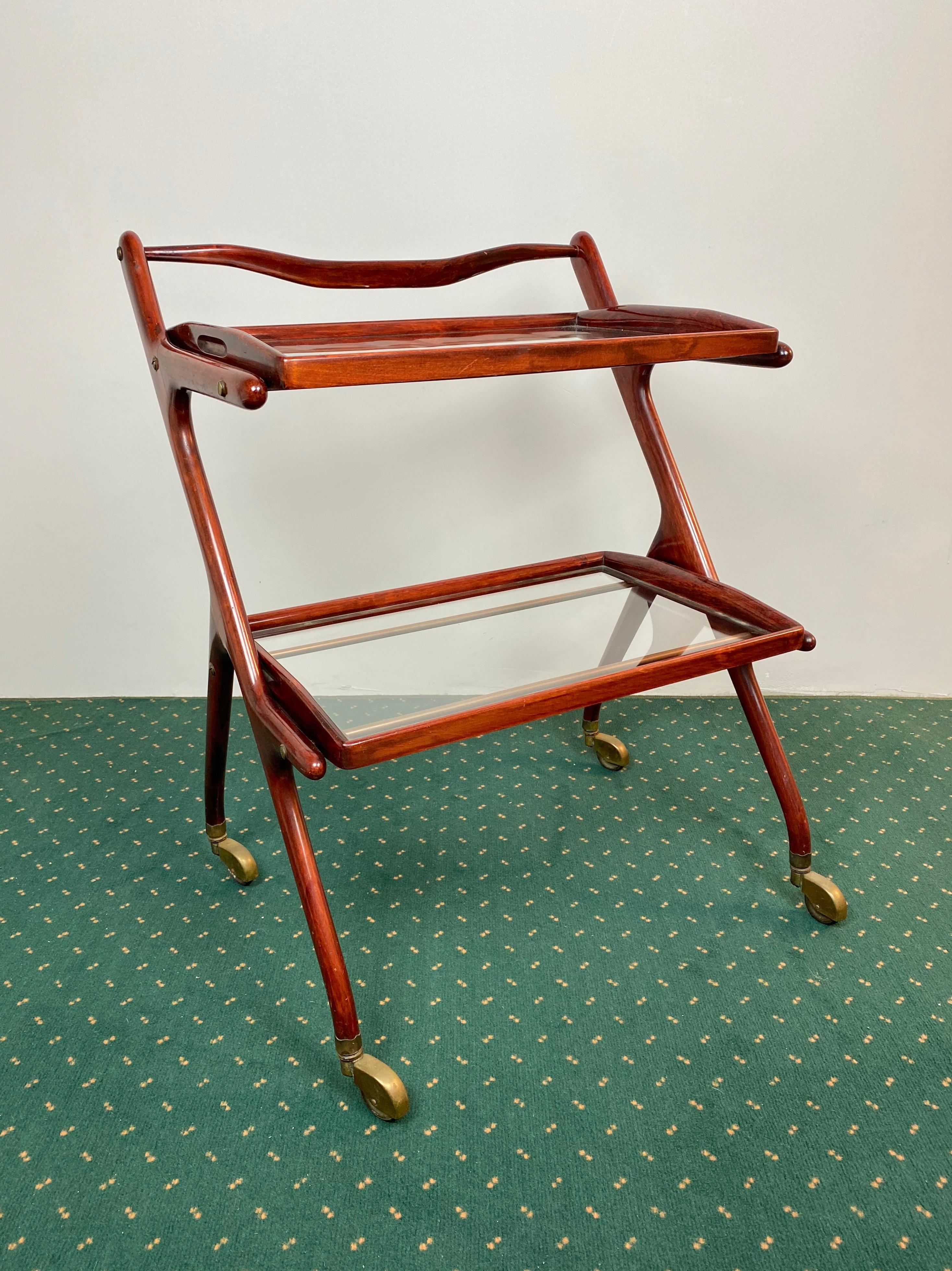 Servierbarwagen von Cesare Lacca aus Holz, Messing und Glas, Italien, 1950er Jahre (Moderne der Mitte des Jahrhunderts) im Angebot