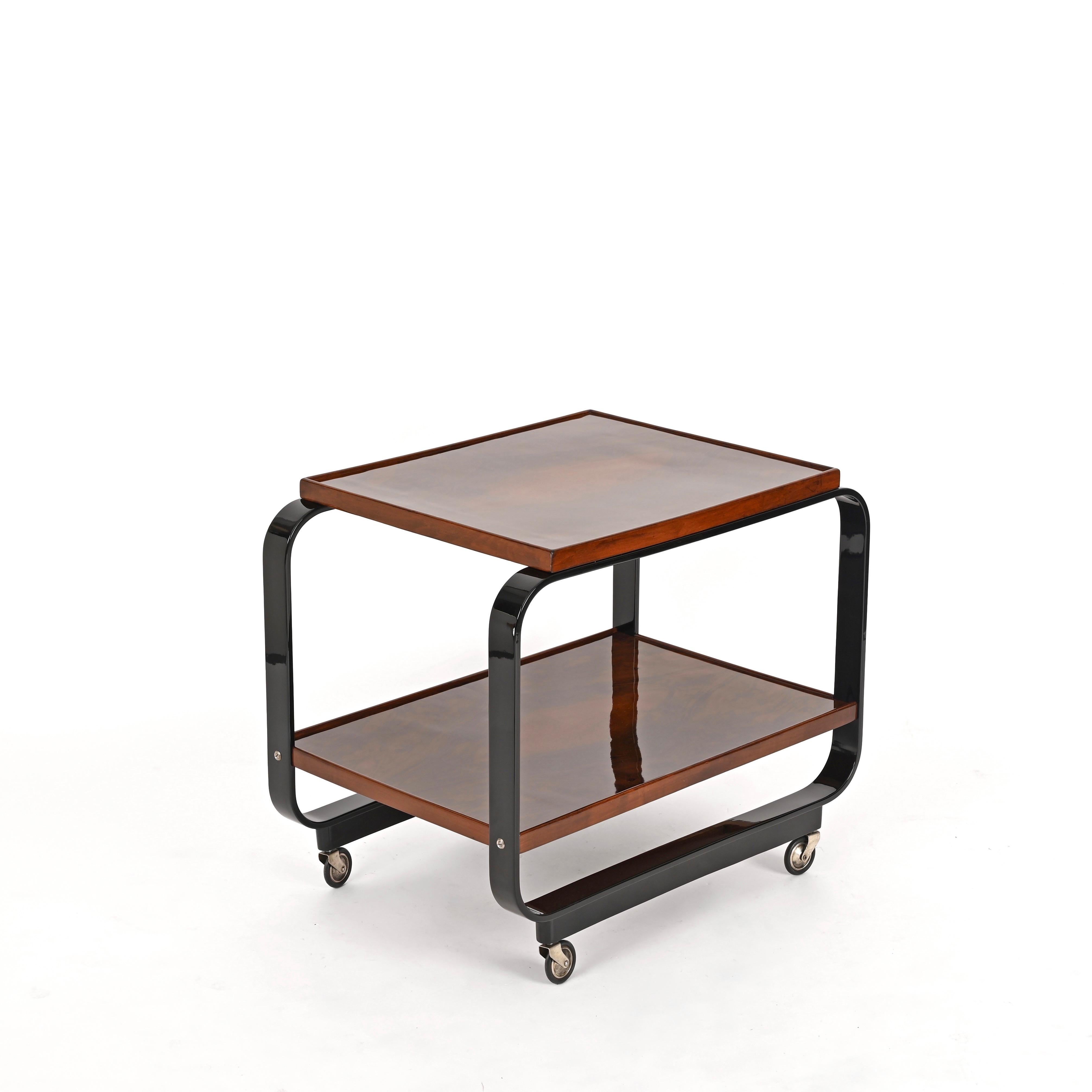 Serving Bar Cart by Gino Maggioni Signed, Bent Curly Walnut Wood, Italy, 1930s In Good Condition For Sale In Roma, IT
