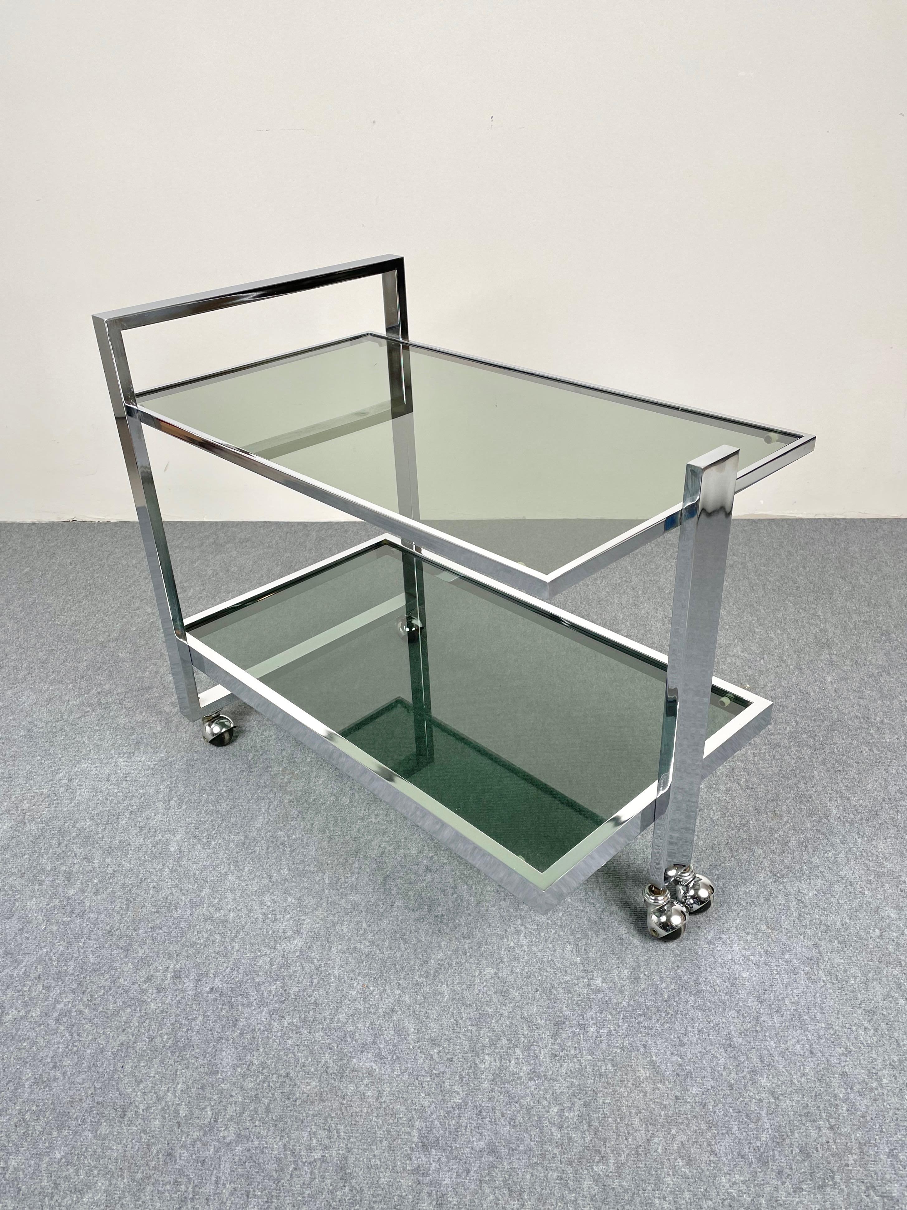 Mid-Century Modern Serving Bar Cart Trolley Chrome and Smoked Glass Romeo Rega Style, Italy, 1970s For Sale
