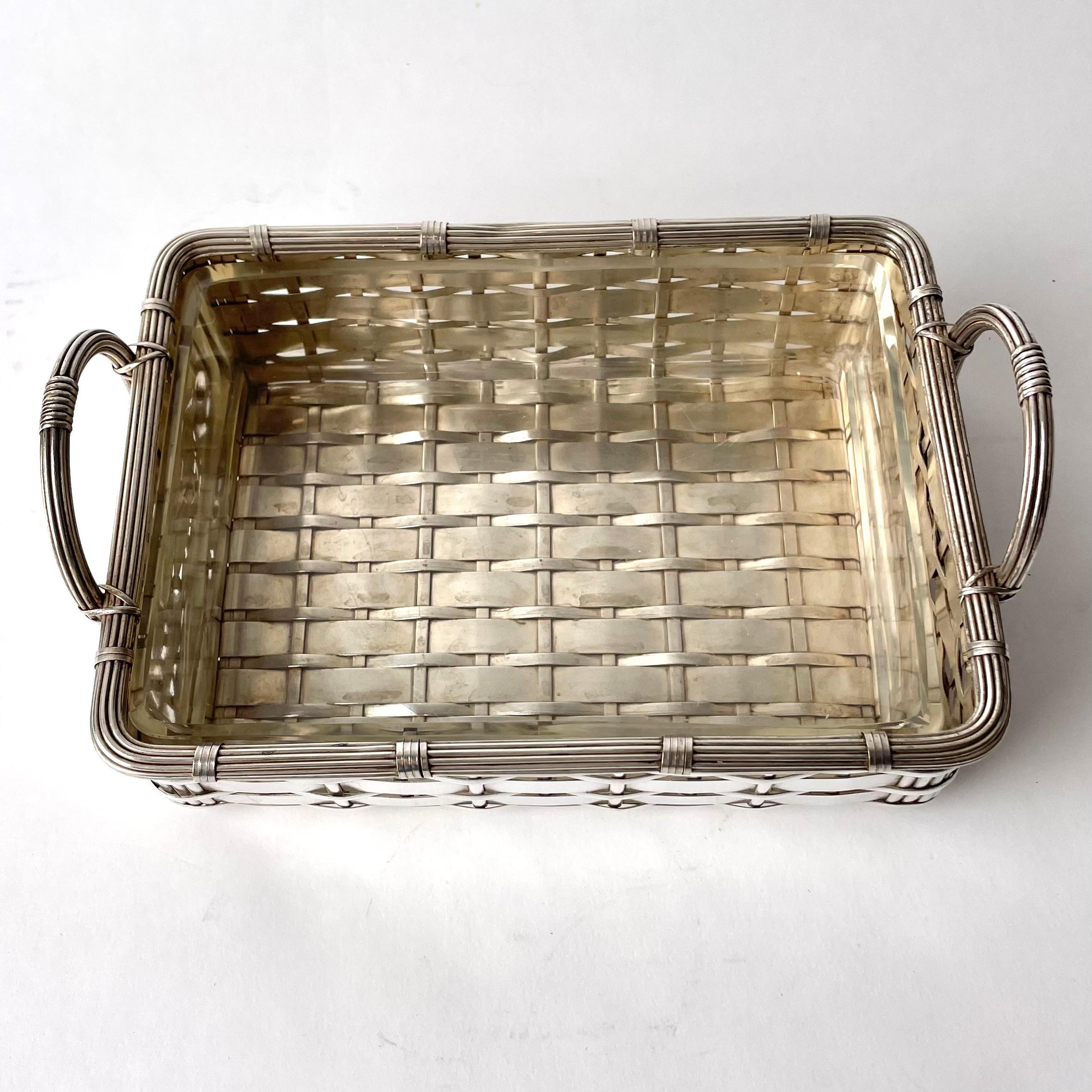 Silvered Serving Bowl in silver plated braided metal with glass insert Early 20th Century For Sale