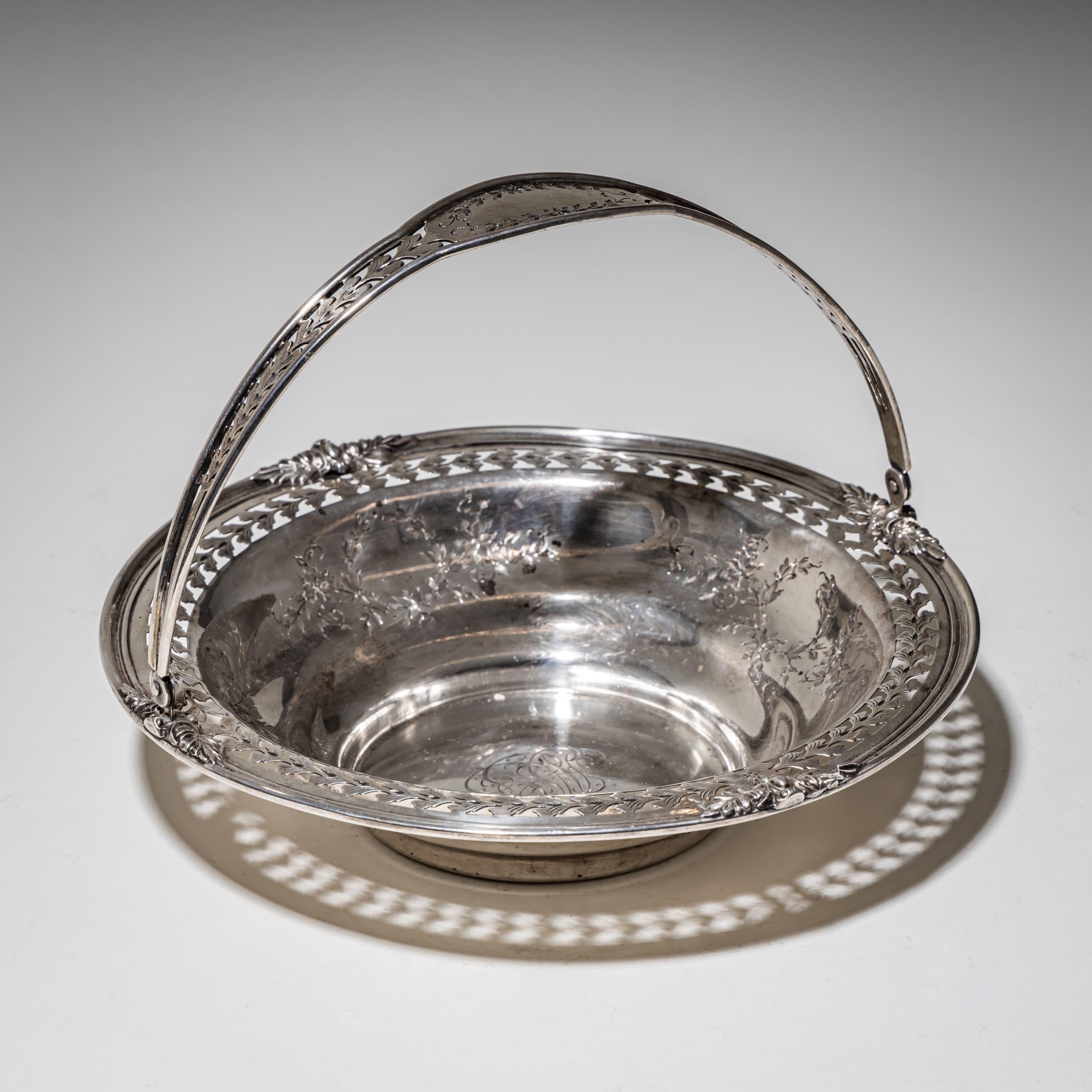 Servierschüssel aus Sterling Silber mit Henkel im Zustand „Gut“ im Angebot in Greding, DE