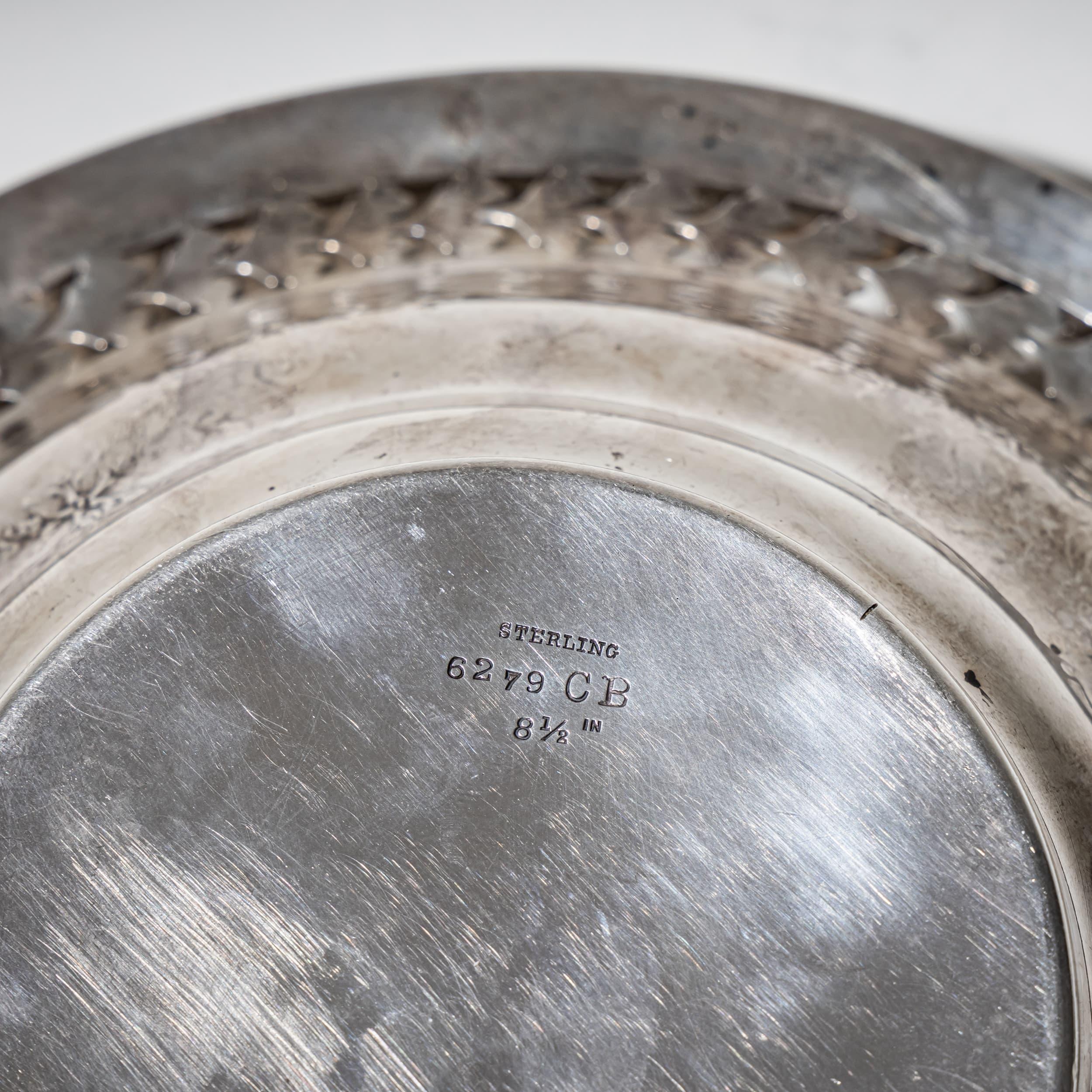 Servierschüssel aus Sterling Silber mit Henkel (19. Jahrhundert) im Angebot