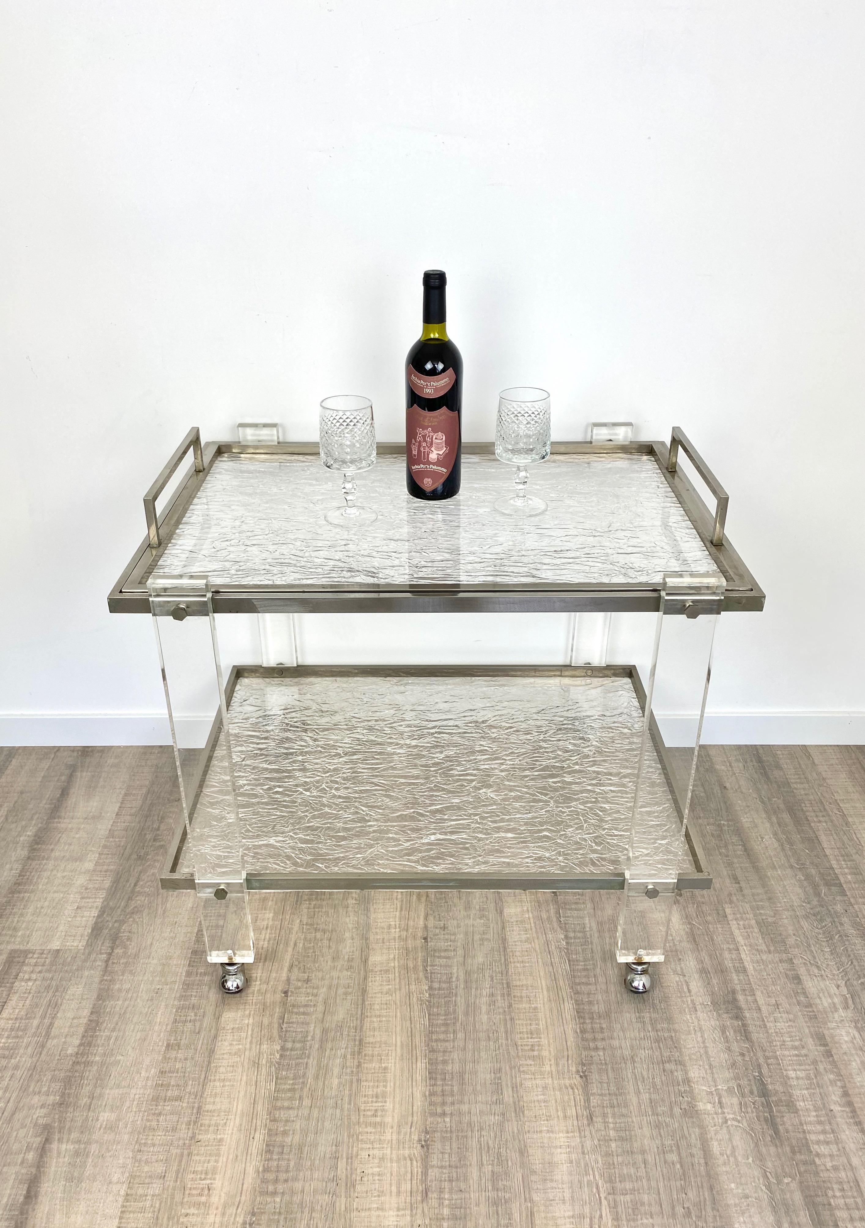 Mid-Century Modern Serving Cart and Tray Nickel and Lucite Ice Effect Willy Rizzo, Italy, 1970s For Sale