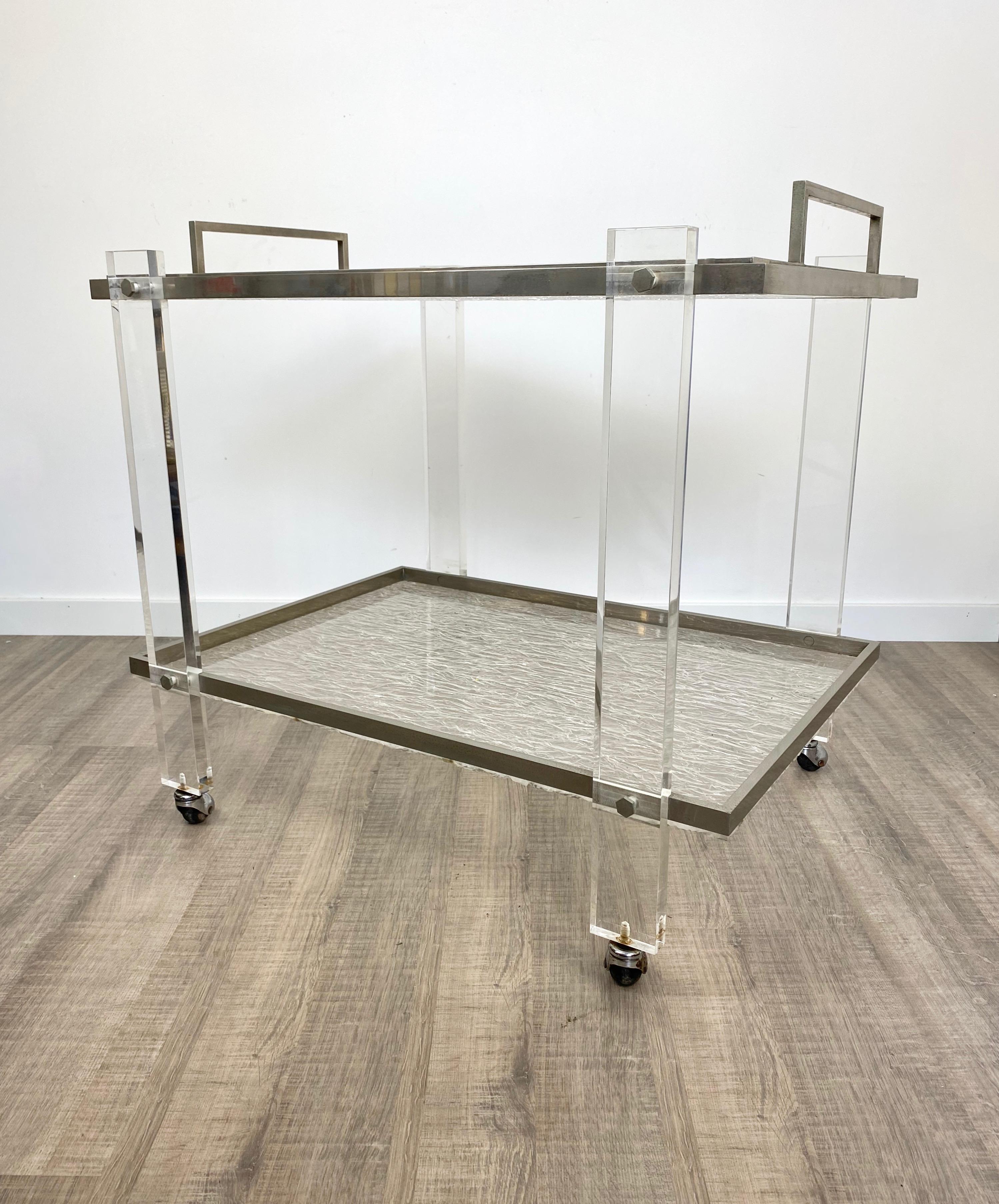 Serving Cart and Tray Nickel and Lucite Ice Effect Willy Rizzo, Italy, 1970s In Good Condition For Sale In Rome, IT