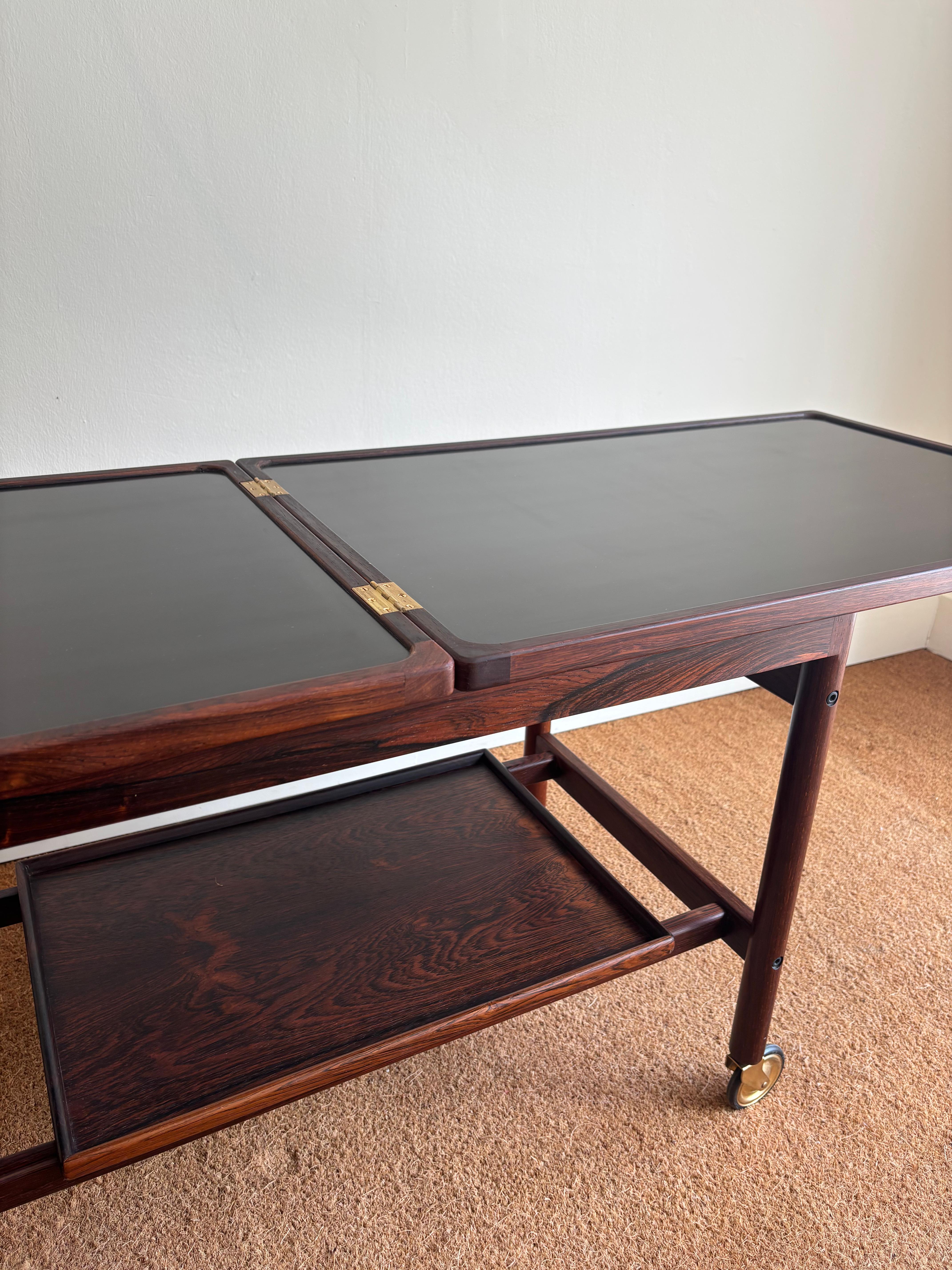 Servierwagen aus jacaranda-holz von Kurt Östervig (Dänisch) im Angebot