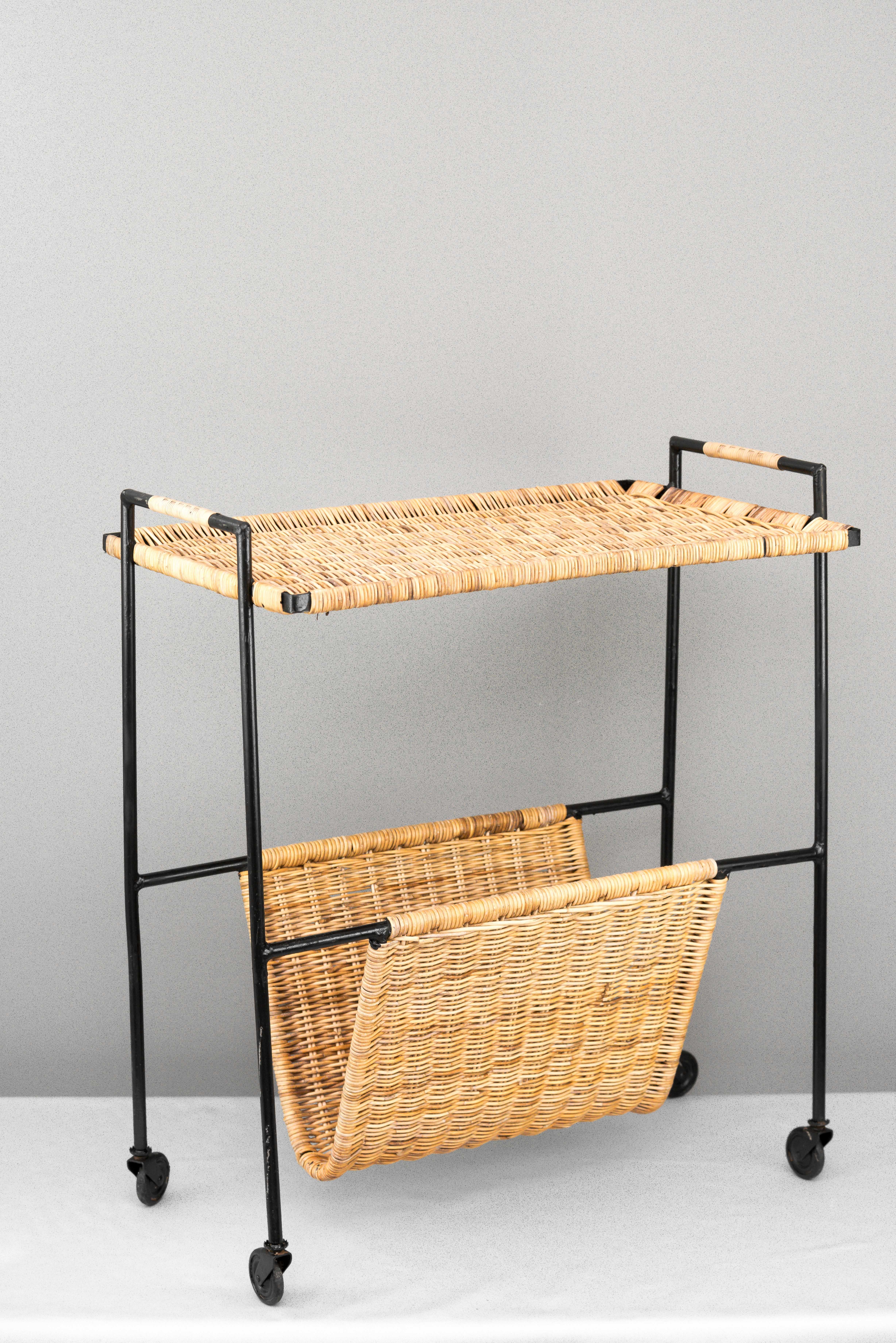 Serving Cart with News Paper Holder, circa 1950s In Good Condition For Sale In Wien, AT