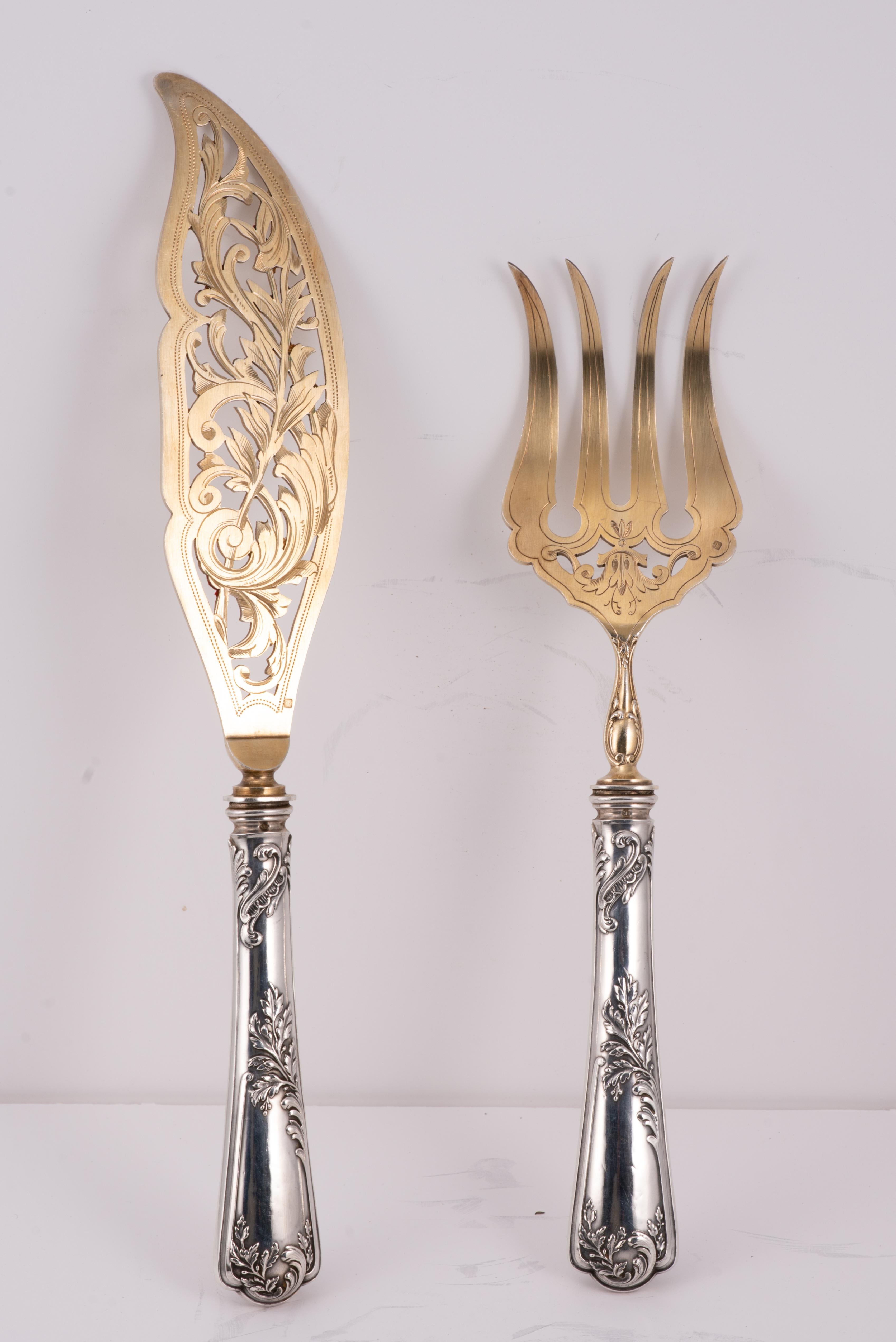 Servierbesteck in einem Etui. A. Silver, etc. Puiforcat, Frankreich, um 1900. (Französisch) im Angebot