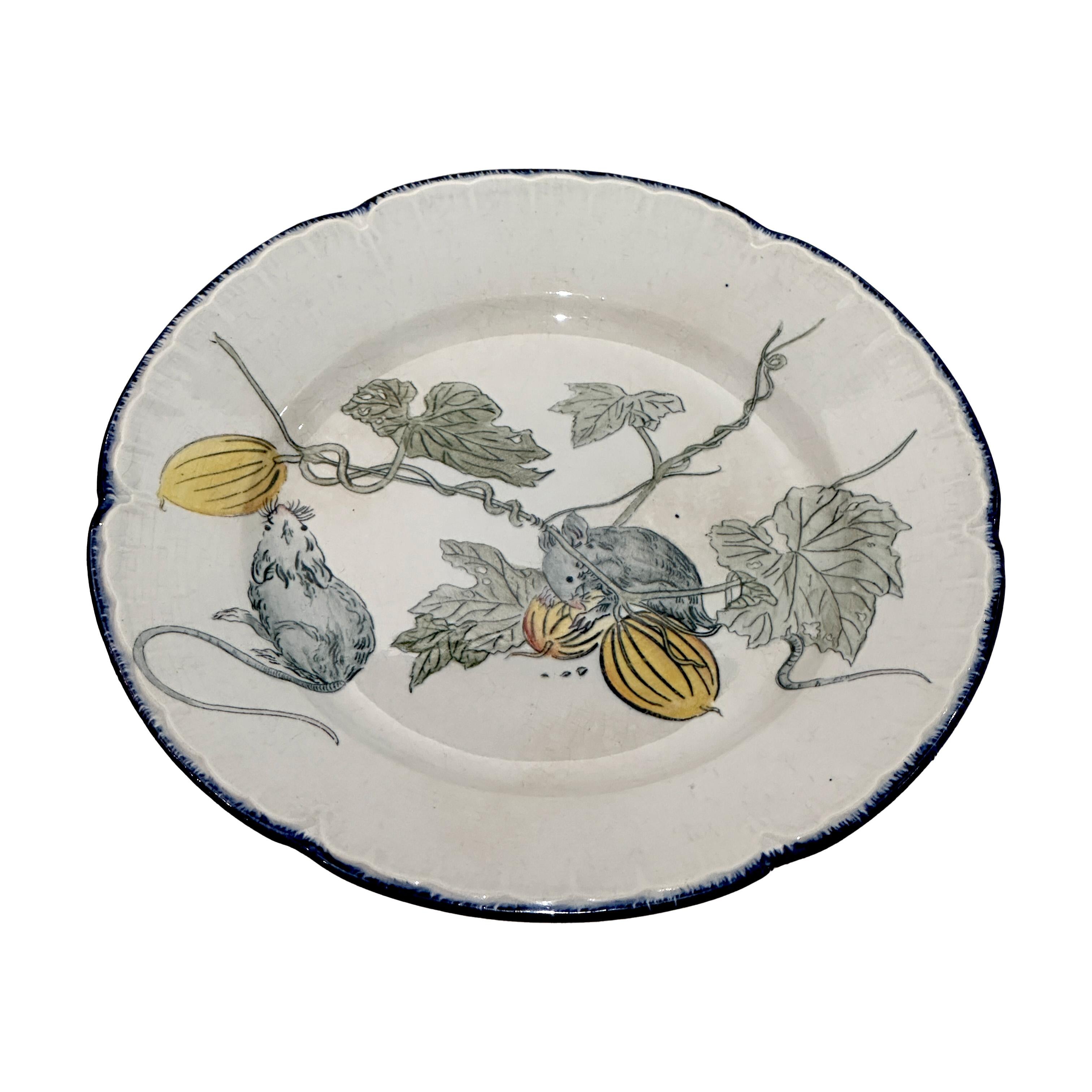 Voici l'assiette à pied 