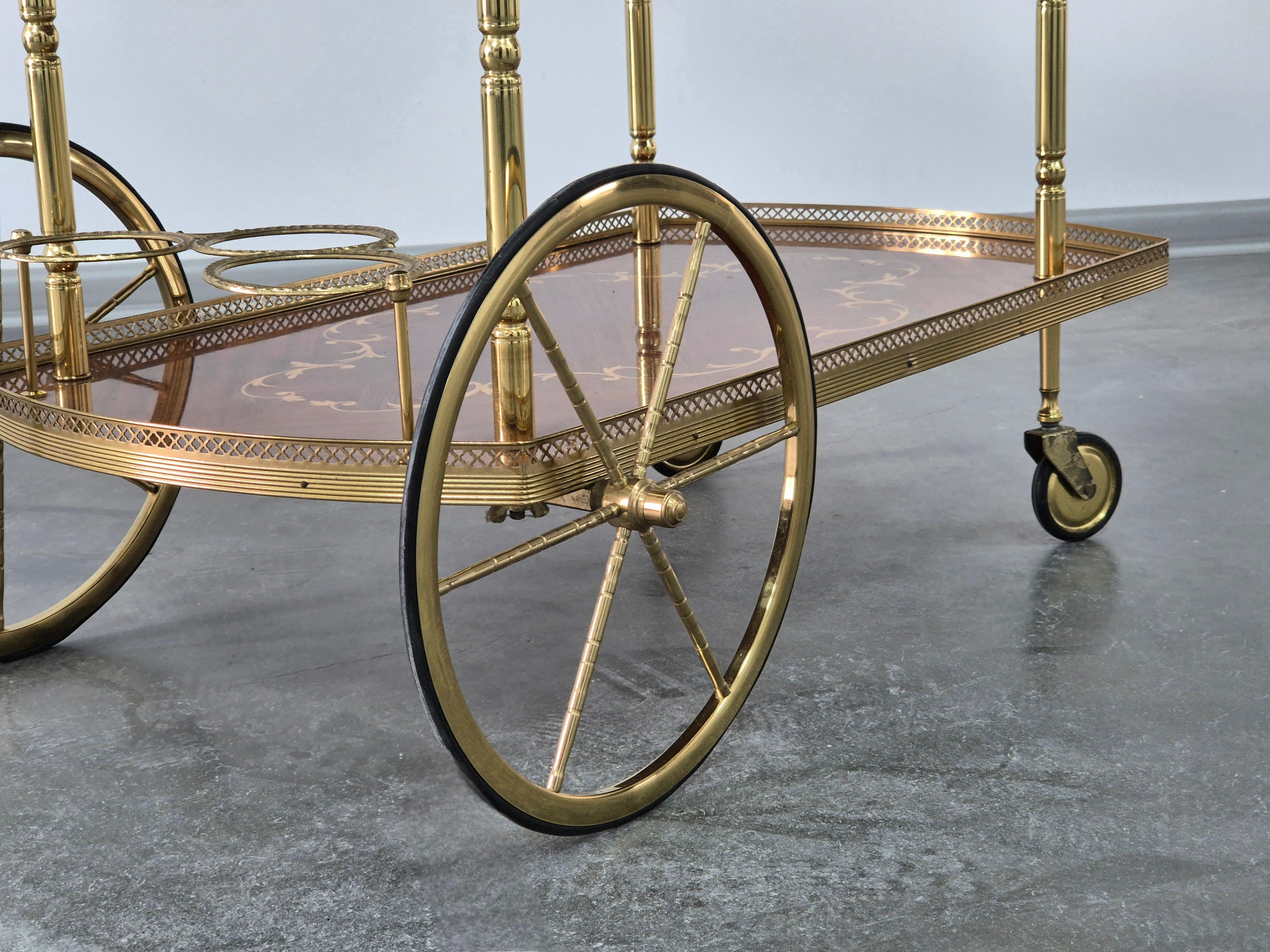 Chariot de service avec rabats latéraux, incrustations de marqueterie, 1970 Bon état - En vente à Radomsko, Województwo łódzkie