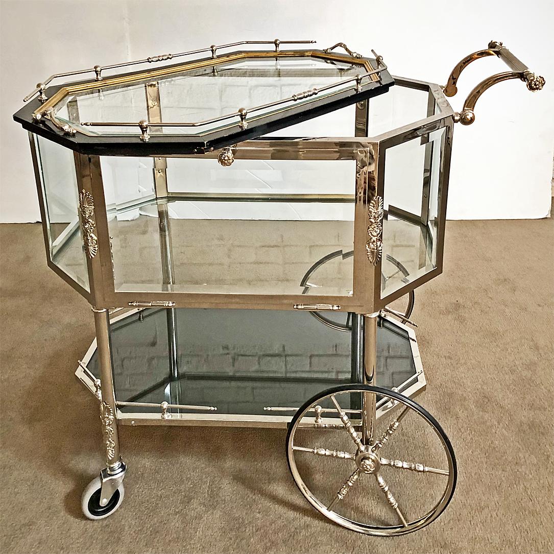 Serving or Bar Cart with Tray Top In Excellent Condition In Los Angeles, CA