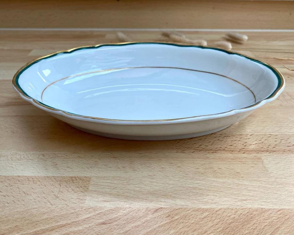 Antique Oval Deep Dish from Meissen

Meissen creates simple but impeccably elegant collections that fit perfectly into absolutely any interior, whether it is a strict classic or elegant modernity. The traditional form of the shell, historically