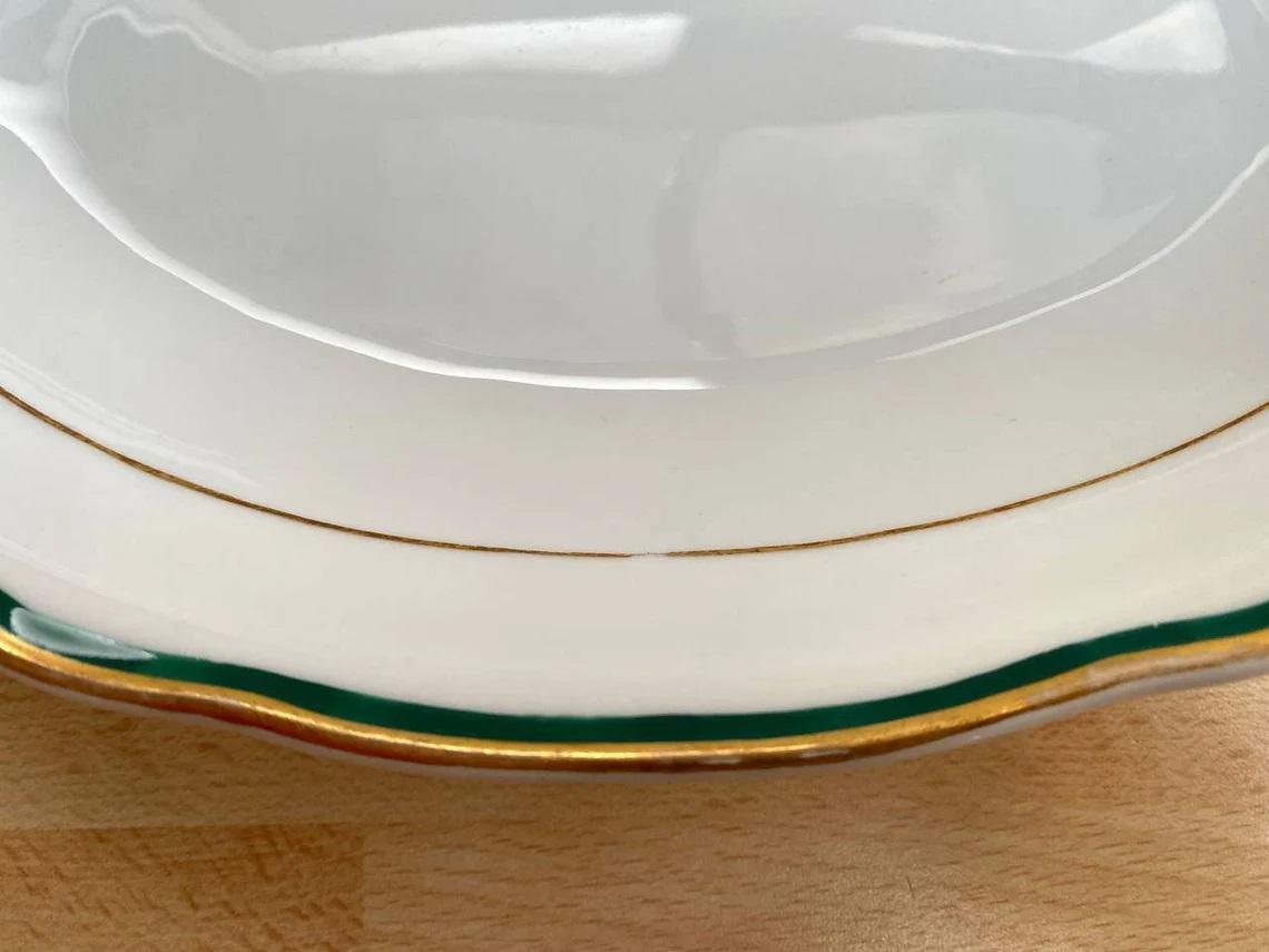 Serving Oval Dish With Golden Border Gilding from Meissen In Good Condition For Sale In Bastogne, BE