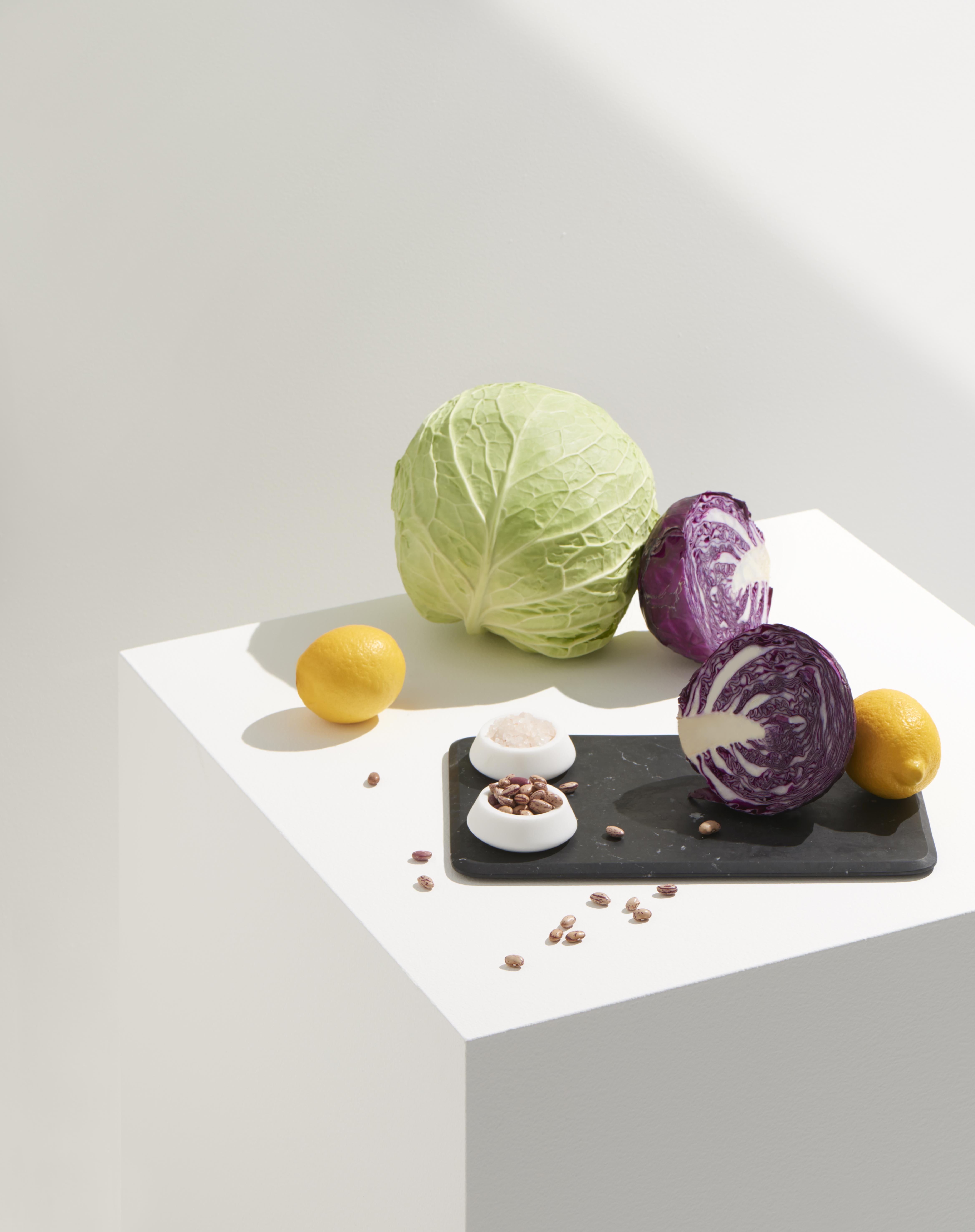 Let us cut off the ordinary: a board is not necessarily just a serving platter. It is an individual way of serving cheeses, meats, vegetables or bread. Marble lends itself to the game by providing the special staging. The item includes two white
