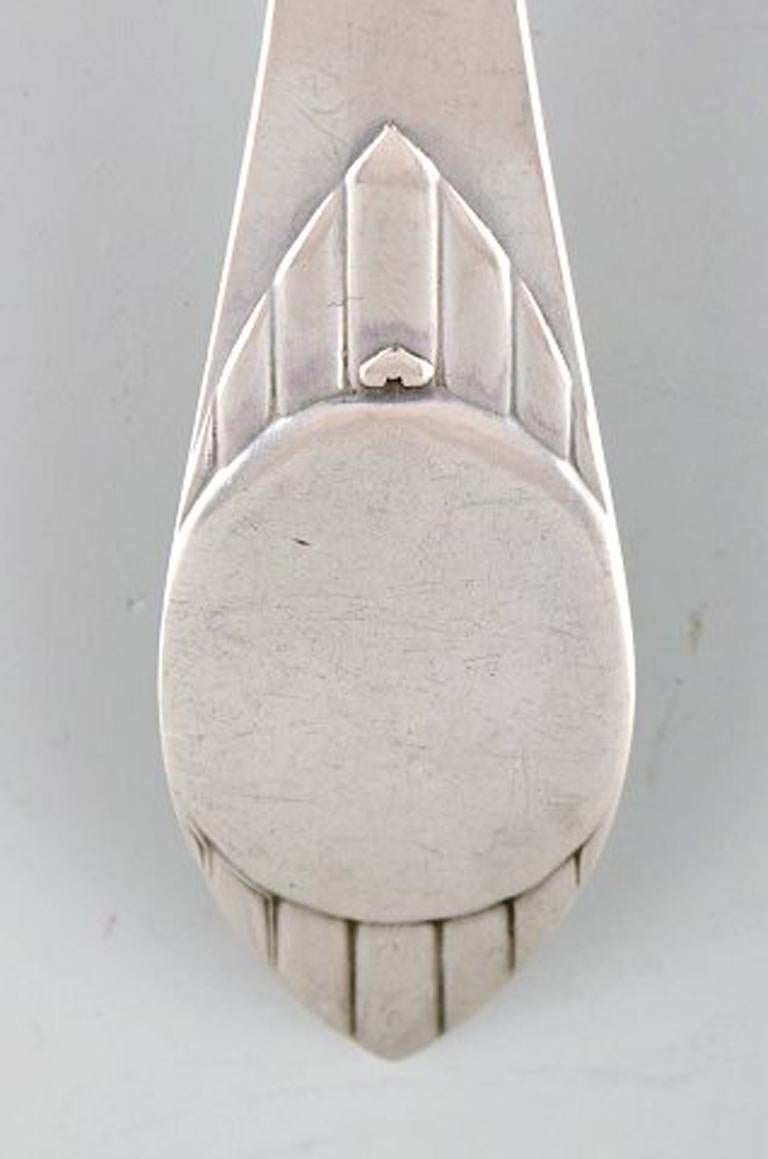 Servierlöffel aus dänischem Silber, 1913.
Maße: 25.5 cm.
Gestempelt.
In sehr gutem Zustand.