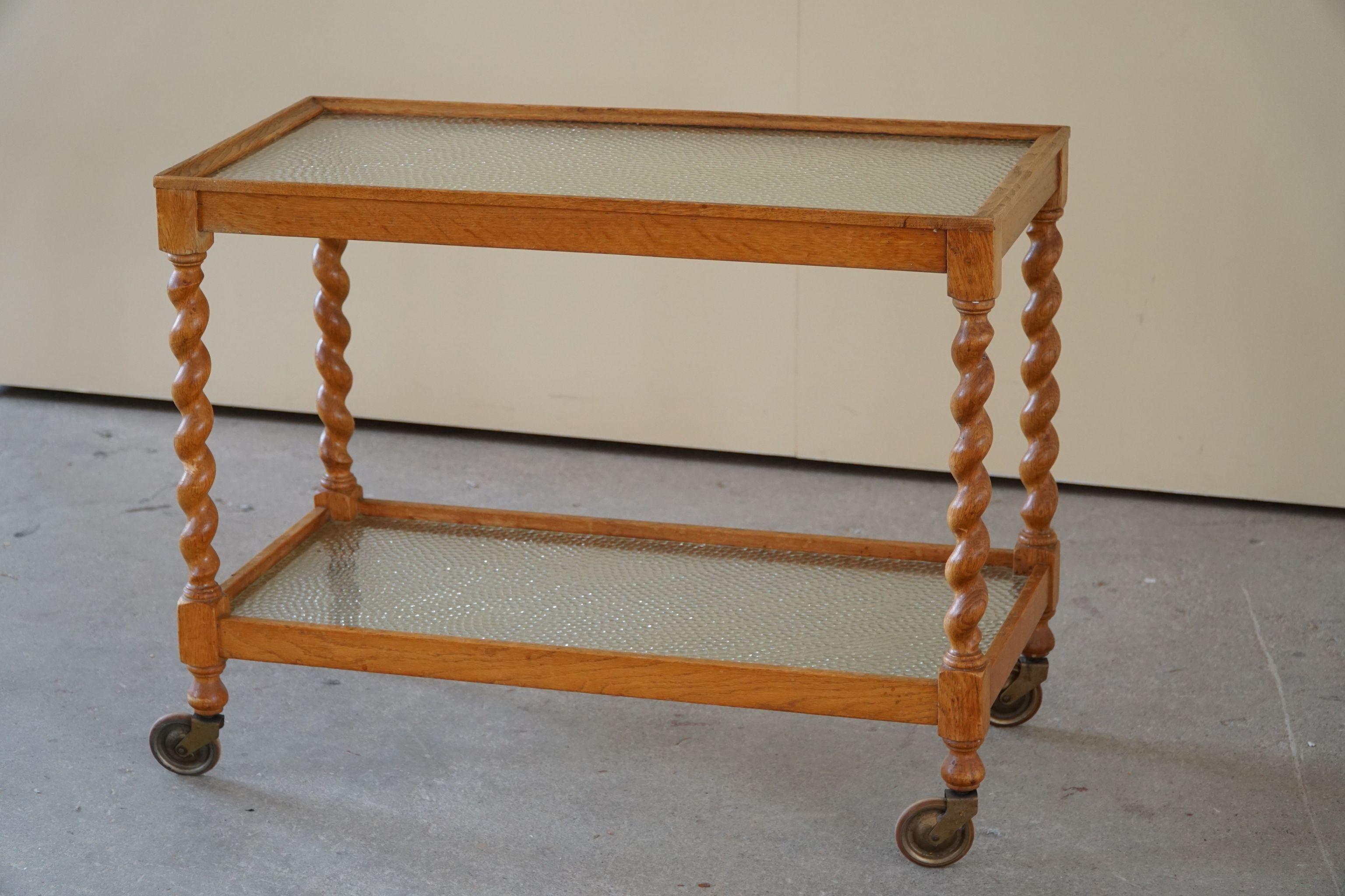 Serving Table in Oak by a Danish Cabinetmaker, Twisted Legs, Early 20th Century For Sale 1