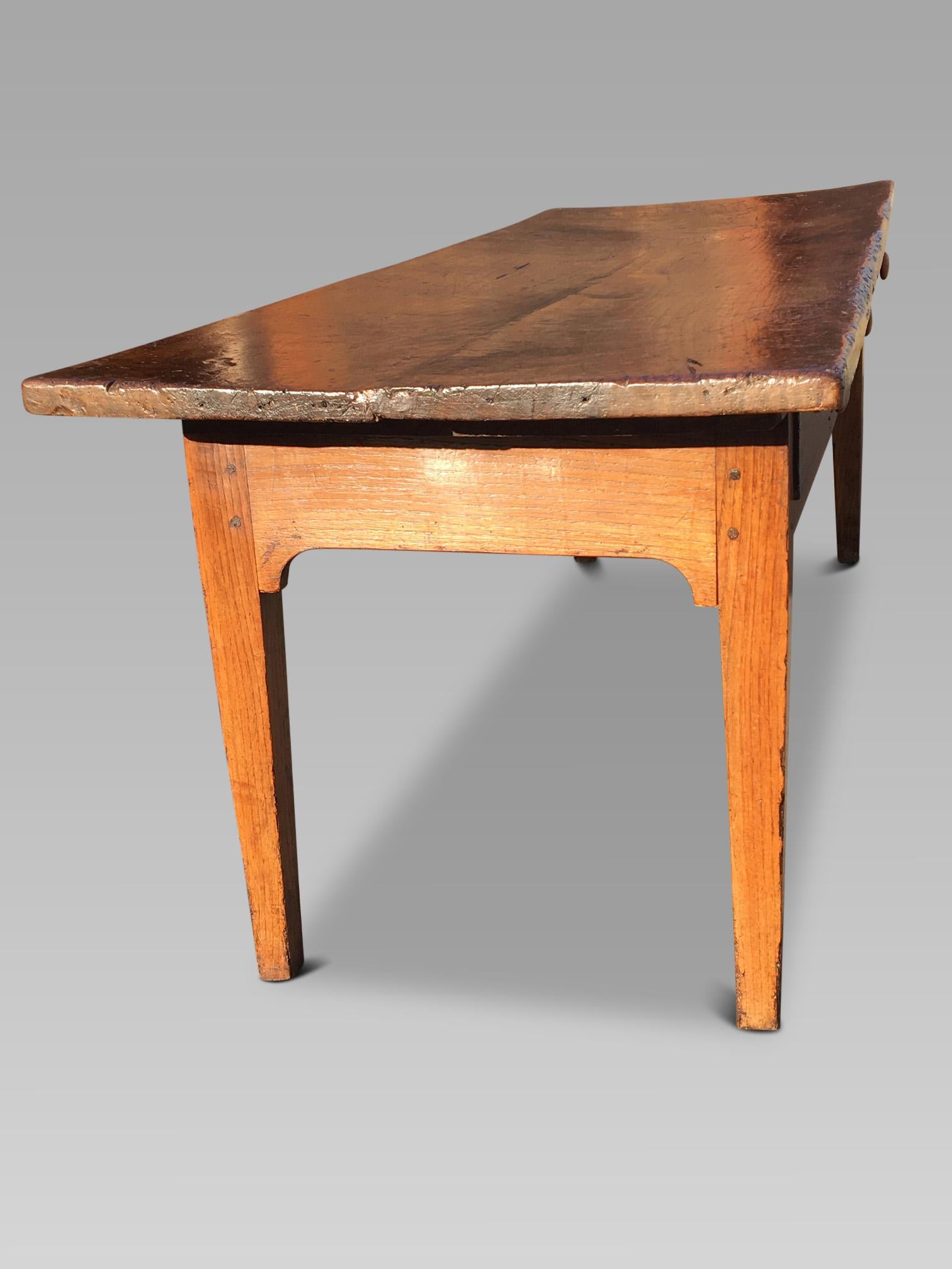  Dresser Base in Chestnut.  / Serving Table circa 1790 (Handgefertigt)