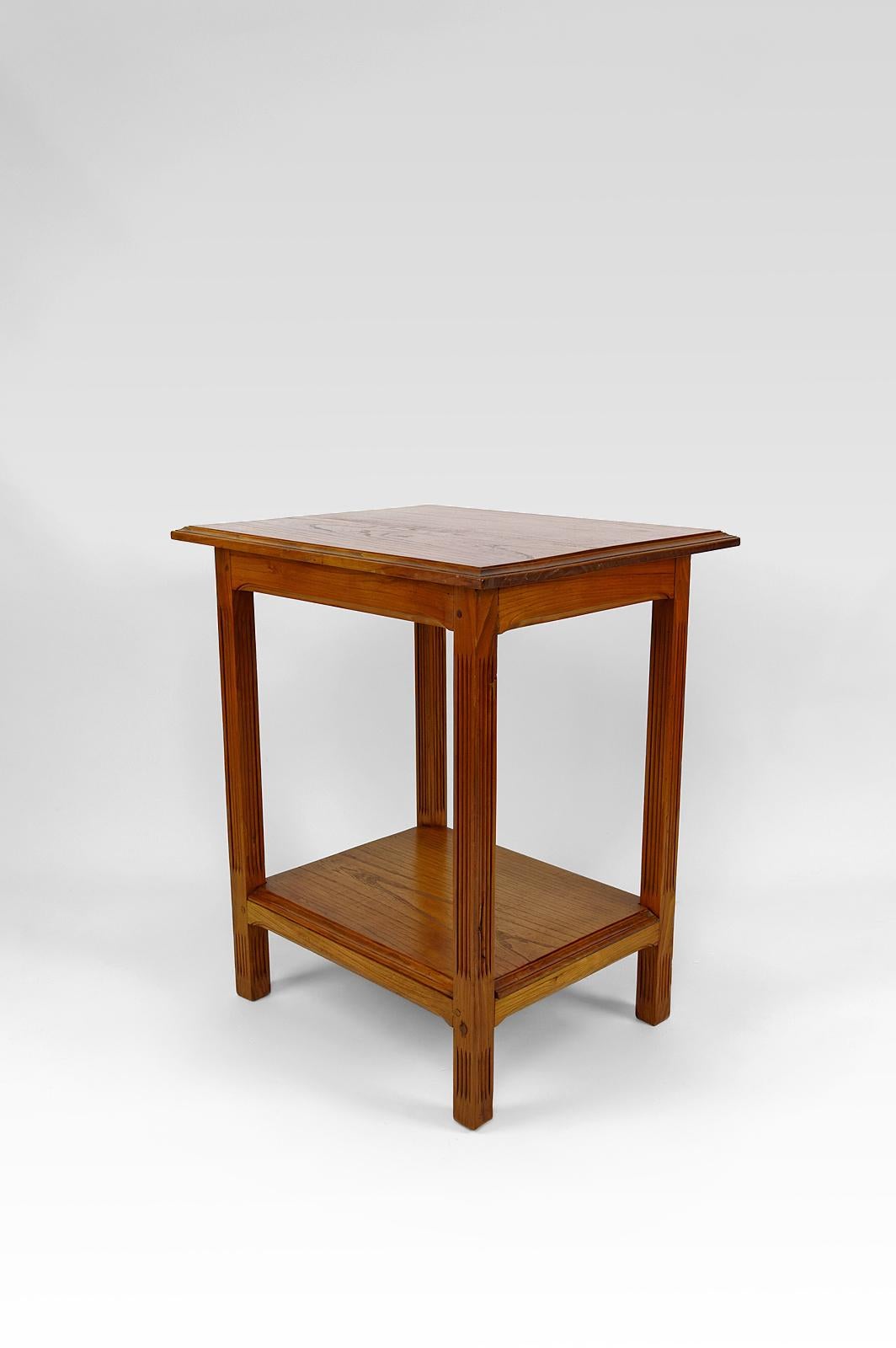 French  Serving table / side table / gueridon in oak, Art Nouveau, France, Circa 1910 For Sale
