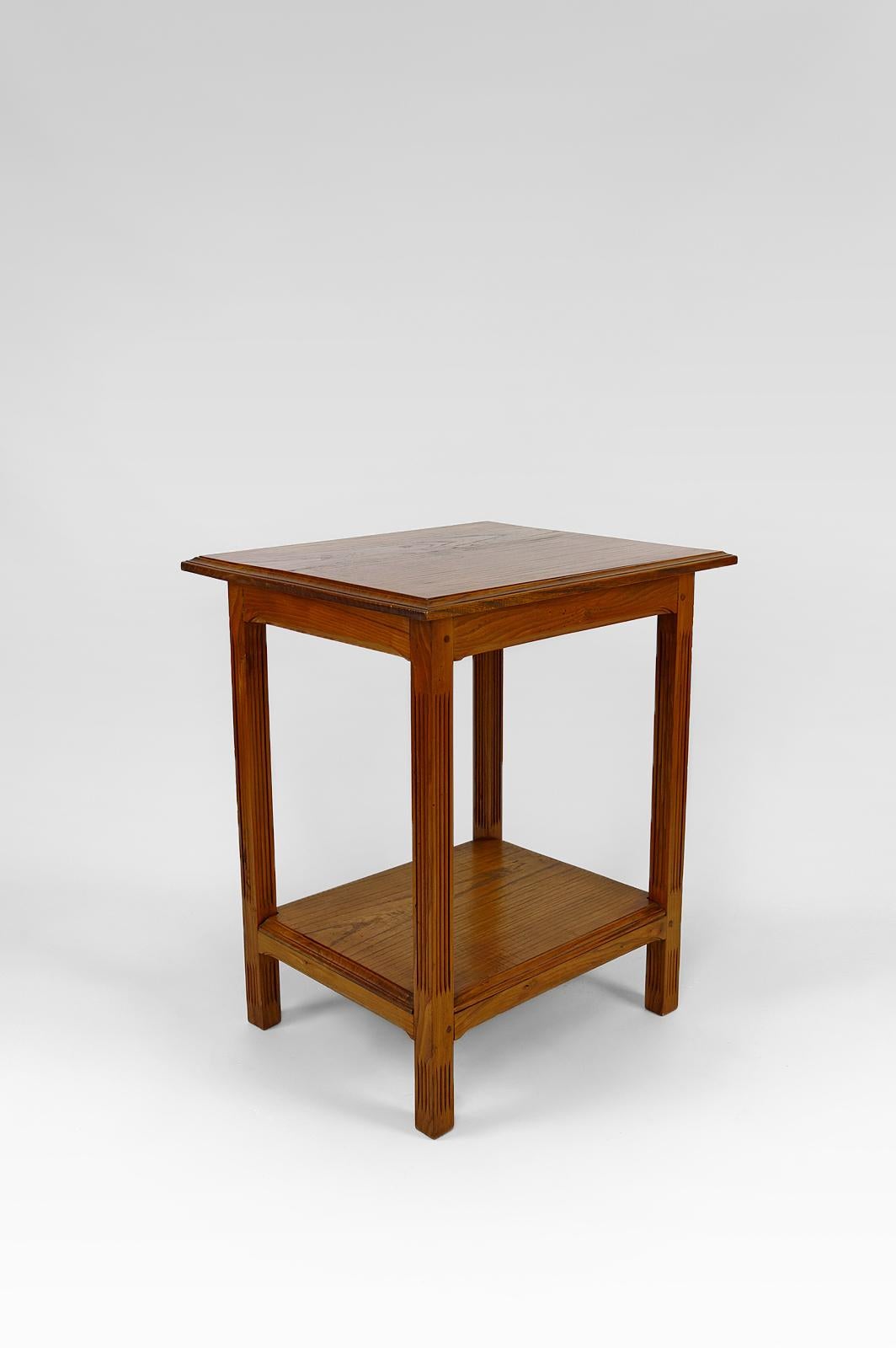 Early 20th Century  Serving table / side table / gueridon in oak, Art Nouveau, France, Circa 1910 For Sale