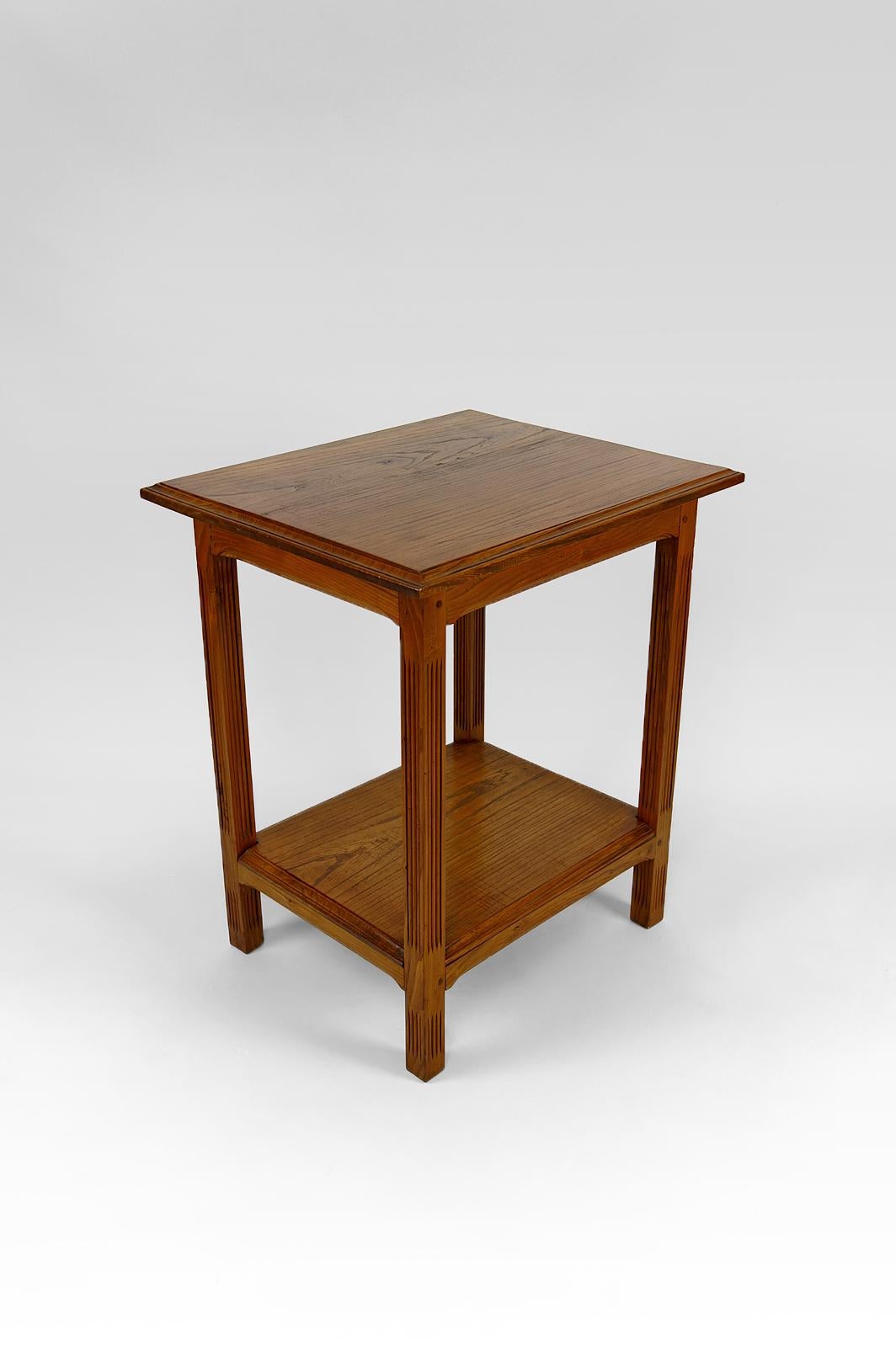 Wood  Serving table / side table / gueridon in oak, Art Nouveau, France, Circa 1910 For Sale
