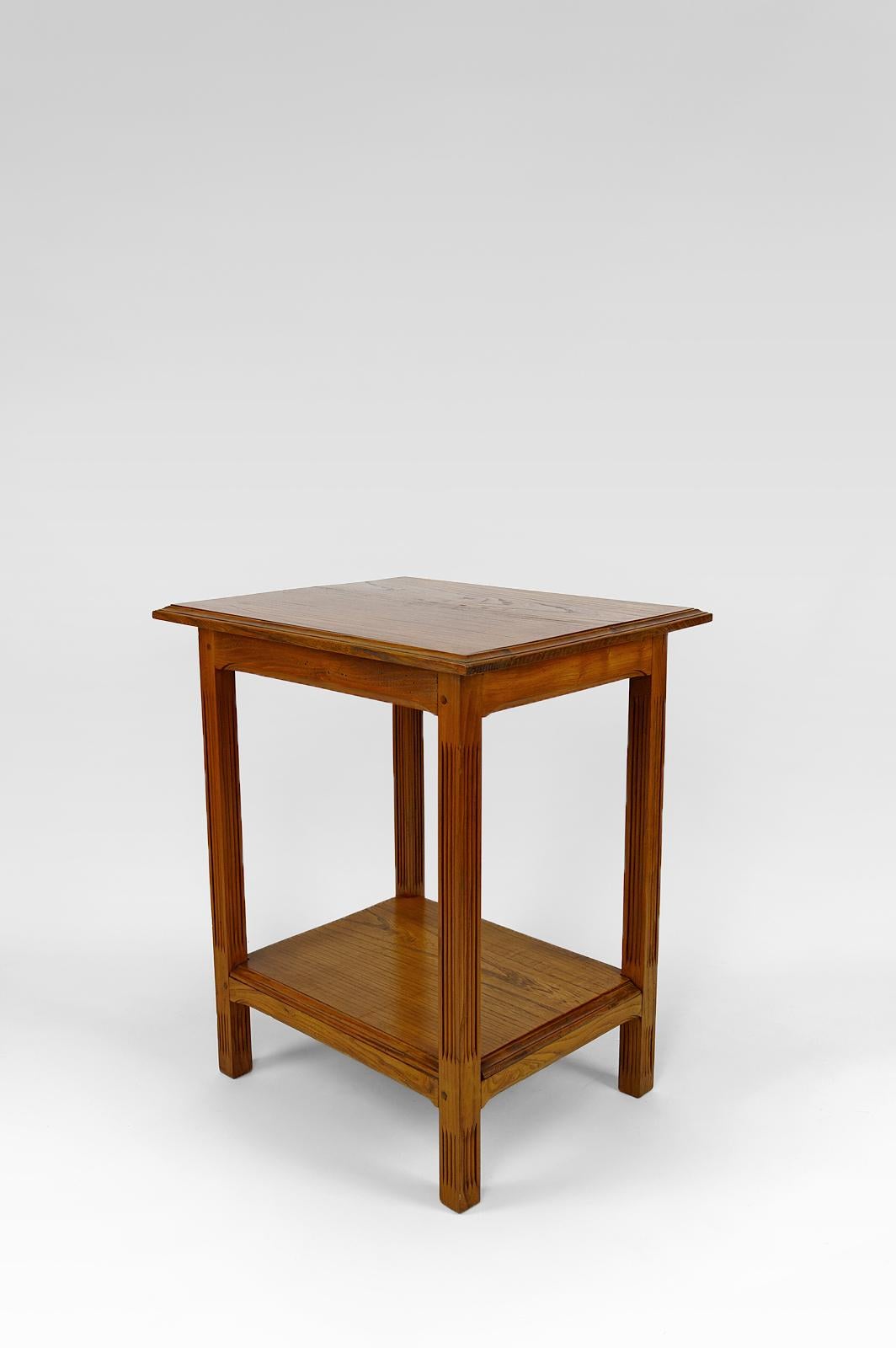  Serving table / side table / gueridon in oak, Art Nouveau, France, Circa 1910 For Sale 2