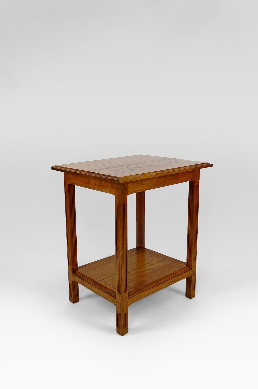  Serving table / side table / gueridon in oak, Art Nouveau, France, Circa 1910 For Sale 3