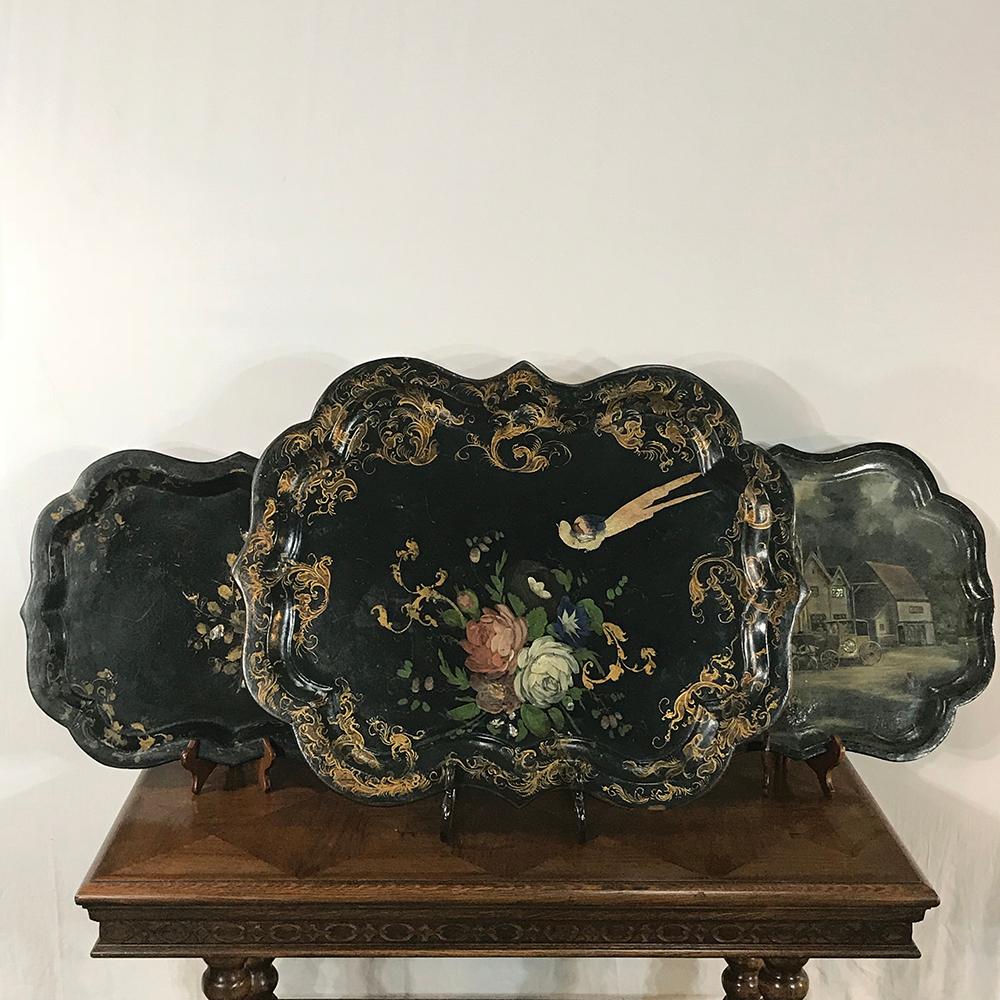 XIXe siècle Plateau de service, 19e siècle Anglais en papier mâché en vente