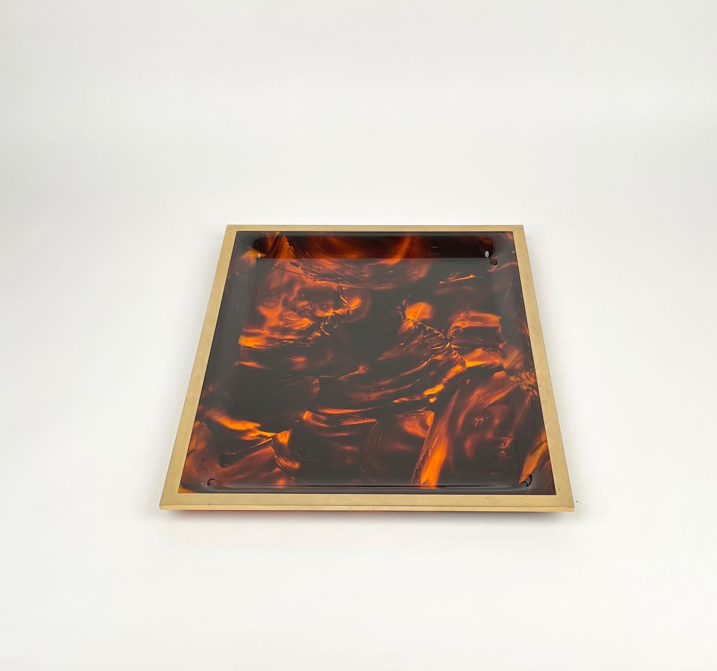 Serving Tray Centerpiece Faux Tortoiseshell Lucite & Brass by Taitu, Italy 1970s In Good Condition In Rome, IT