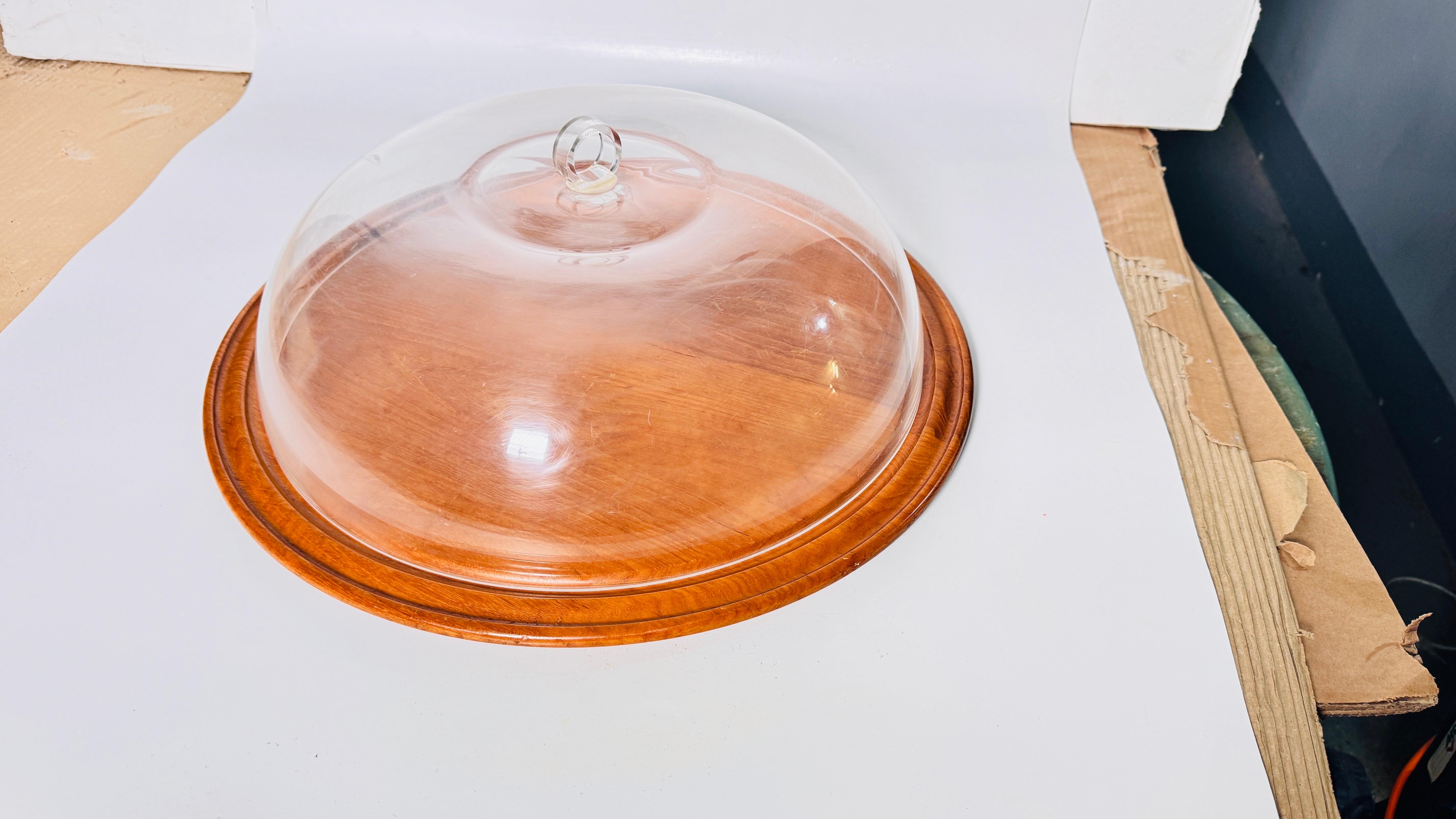 Cloche-Teller für Käse oder Obst aus Kunststoff und Holz, Serviertablett, Frankreich im Angebot 4