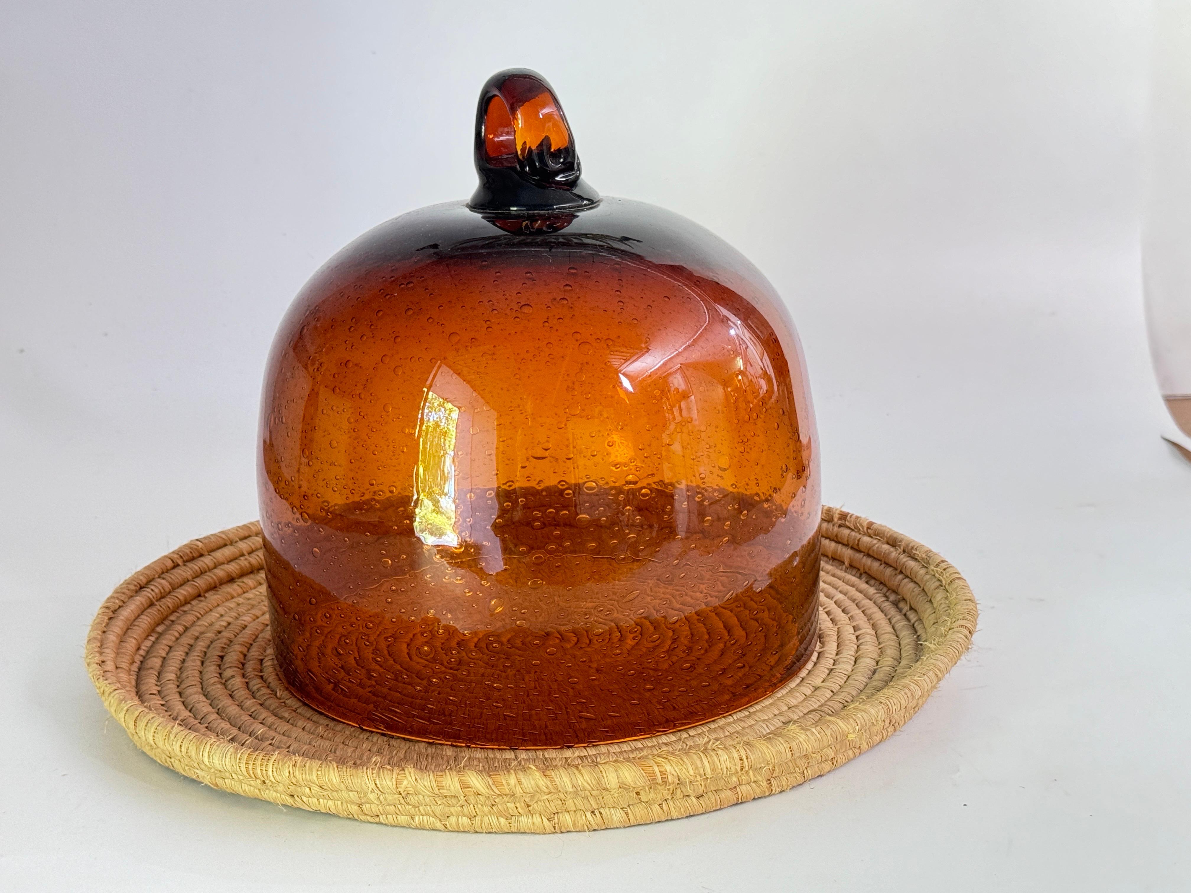 Bandeja de Servir Plato Cloche Campana para Queso o Fruta en Ratán y Cristal Italia en venta 2