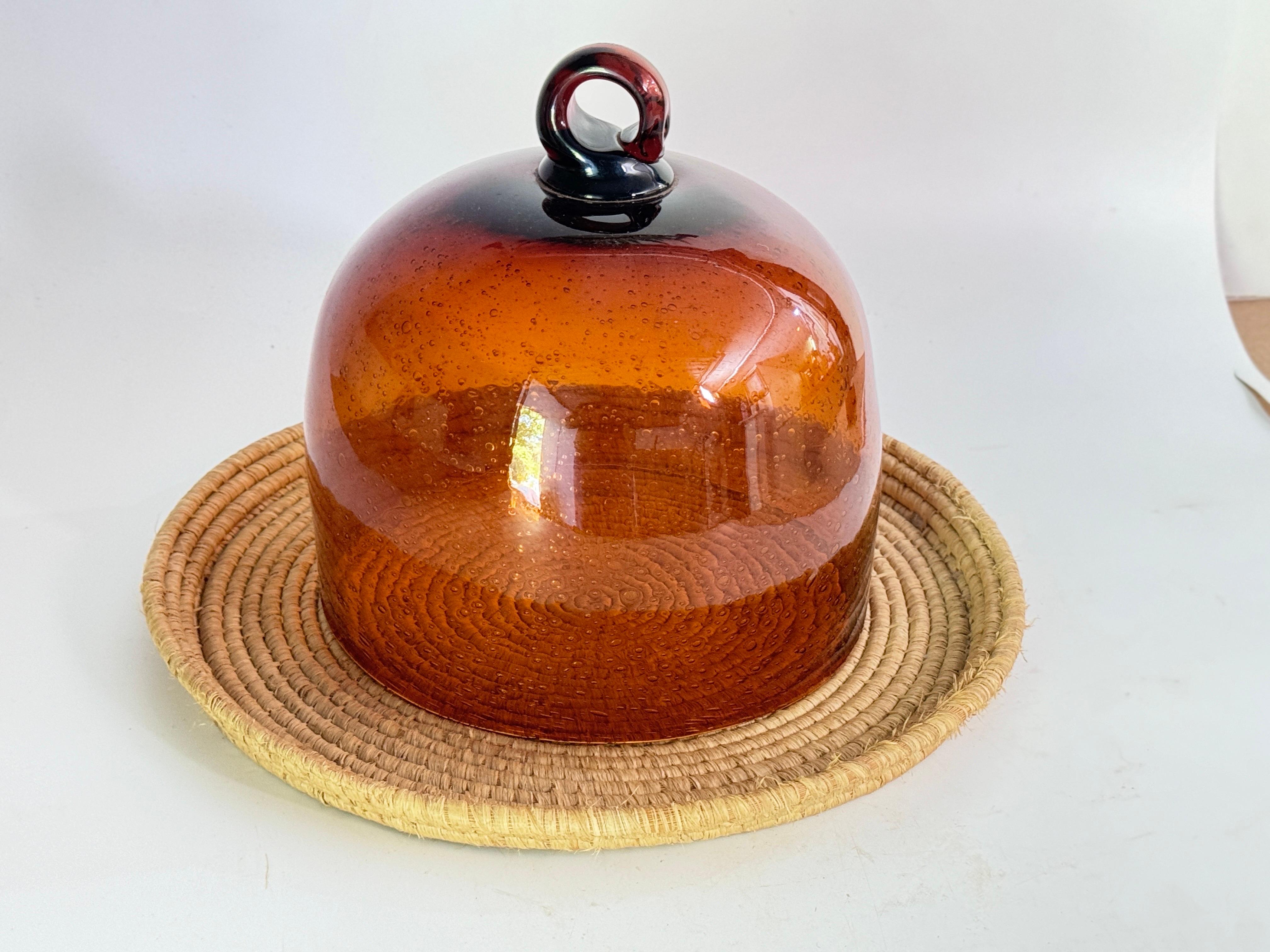 Bandeja de Servir Plato Cloche Campana para Queso o Fruta en Ratán y Cristal Italia Italiano en venta