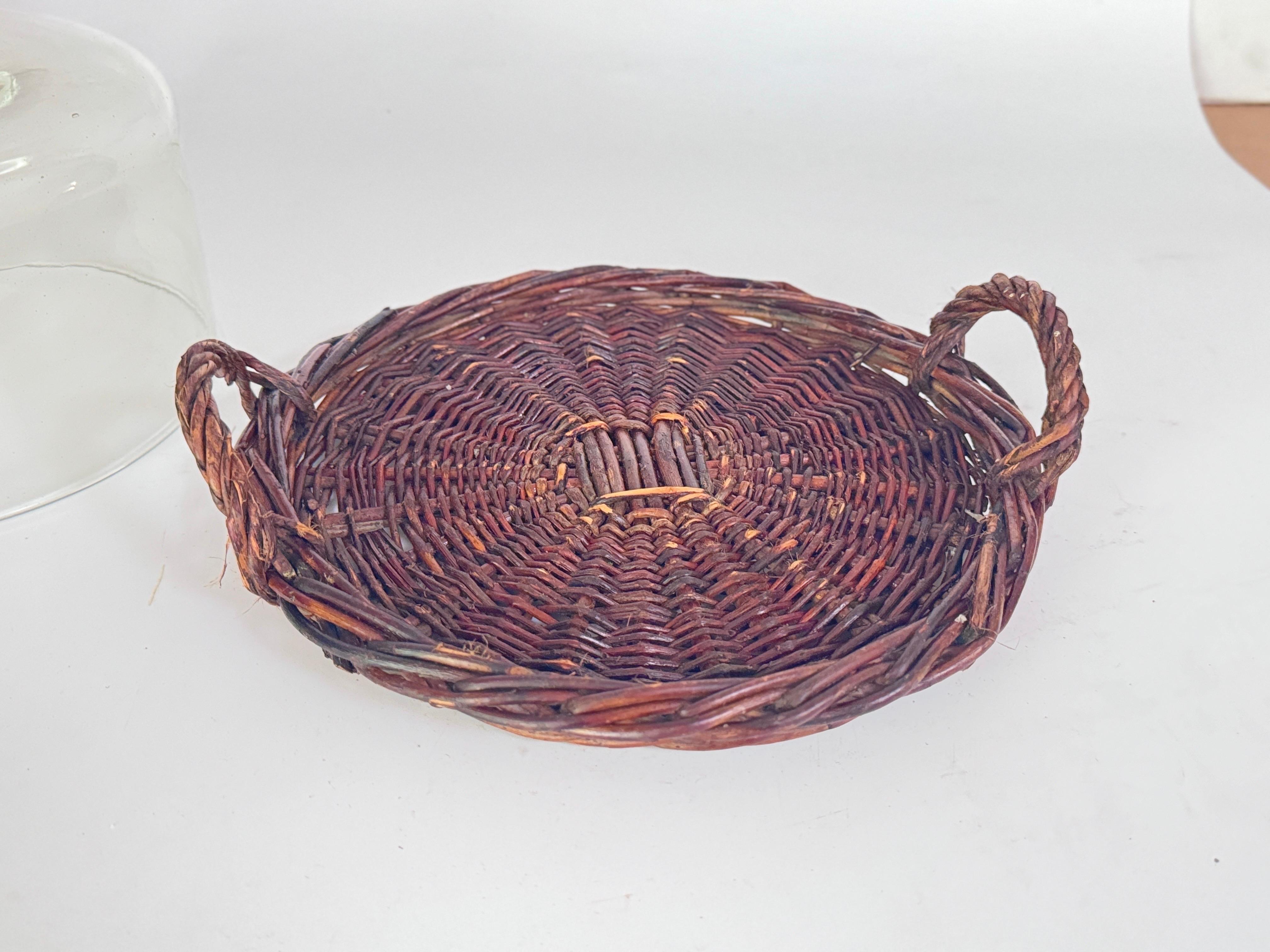 Late 20th Century Serving Tray Cloche Plate Bell in Rattan and Glass Italy, 1970s For Sale