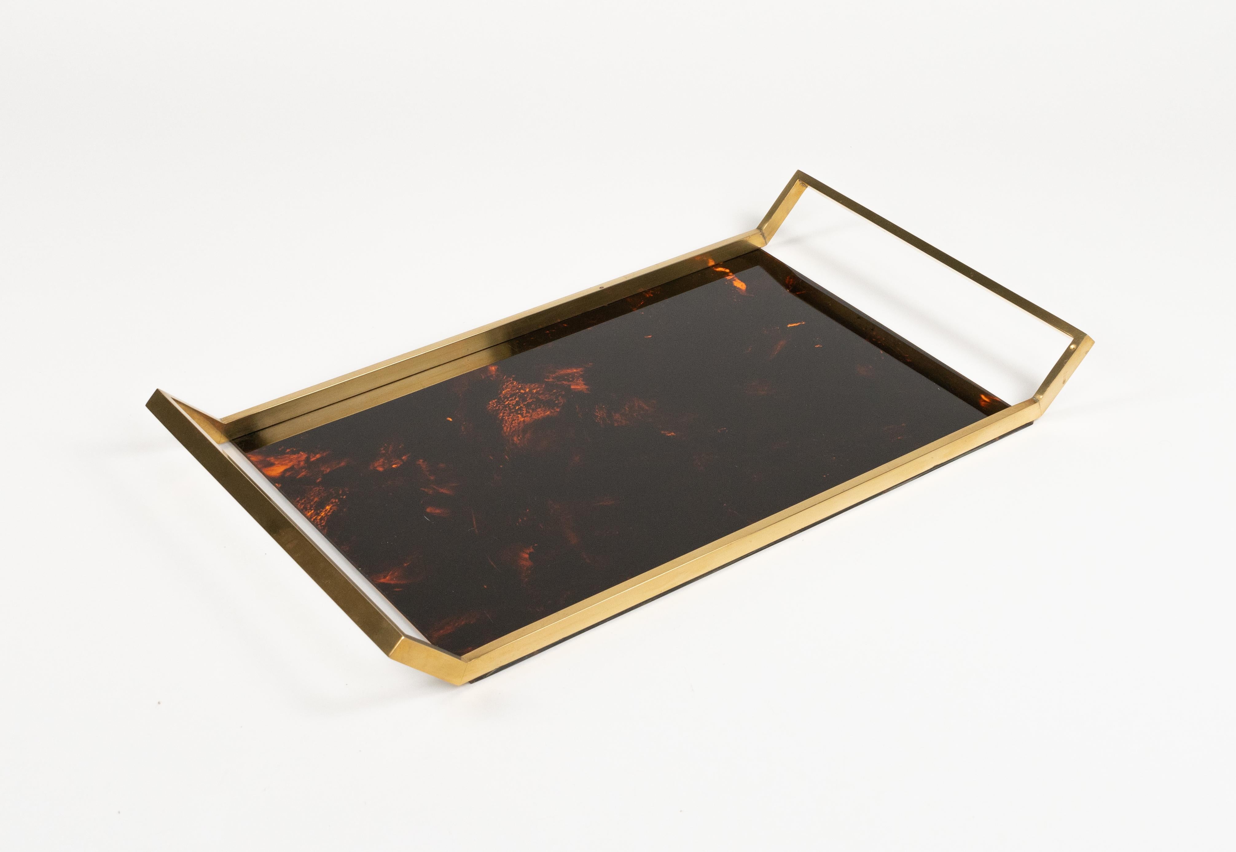 Bandeja para servir Lucita de carey de imitación y latón Estilo Christian Dior, Italia 1970 Moderno de mediados de siglo en venta