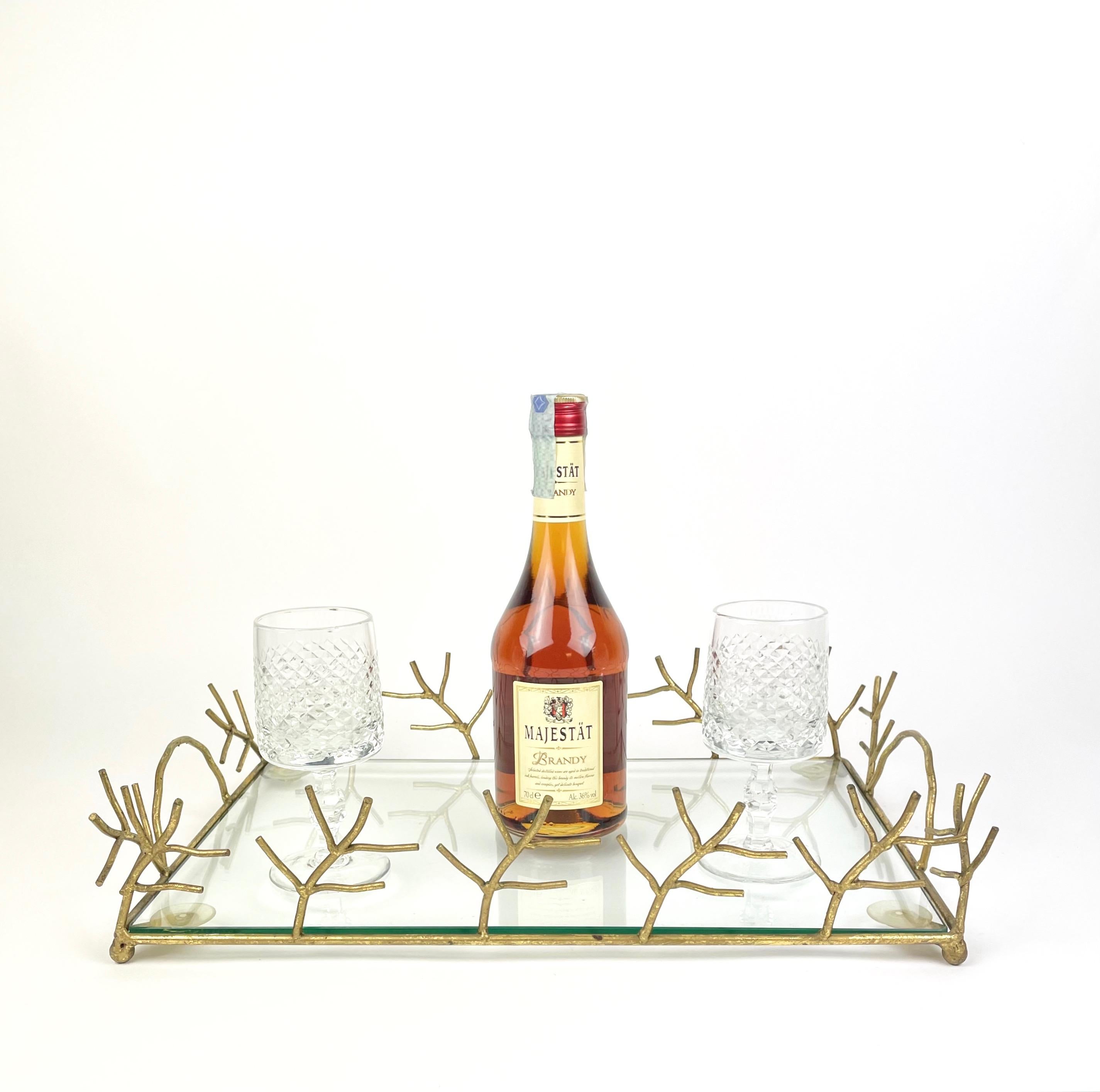 Plateau de service en verre et branches en métal doré de style Maison Bagus, France, 1970 Bon état - En vente à Rome, IT