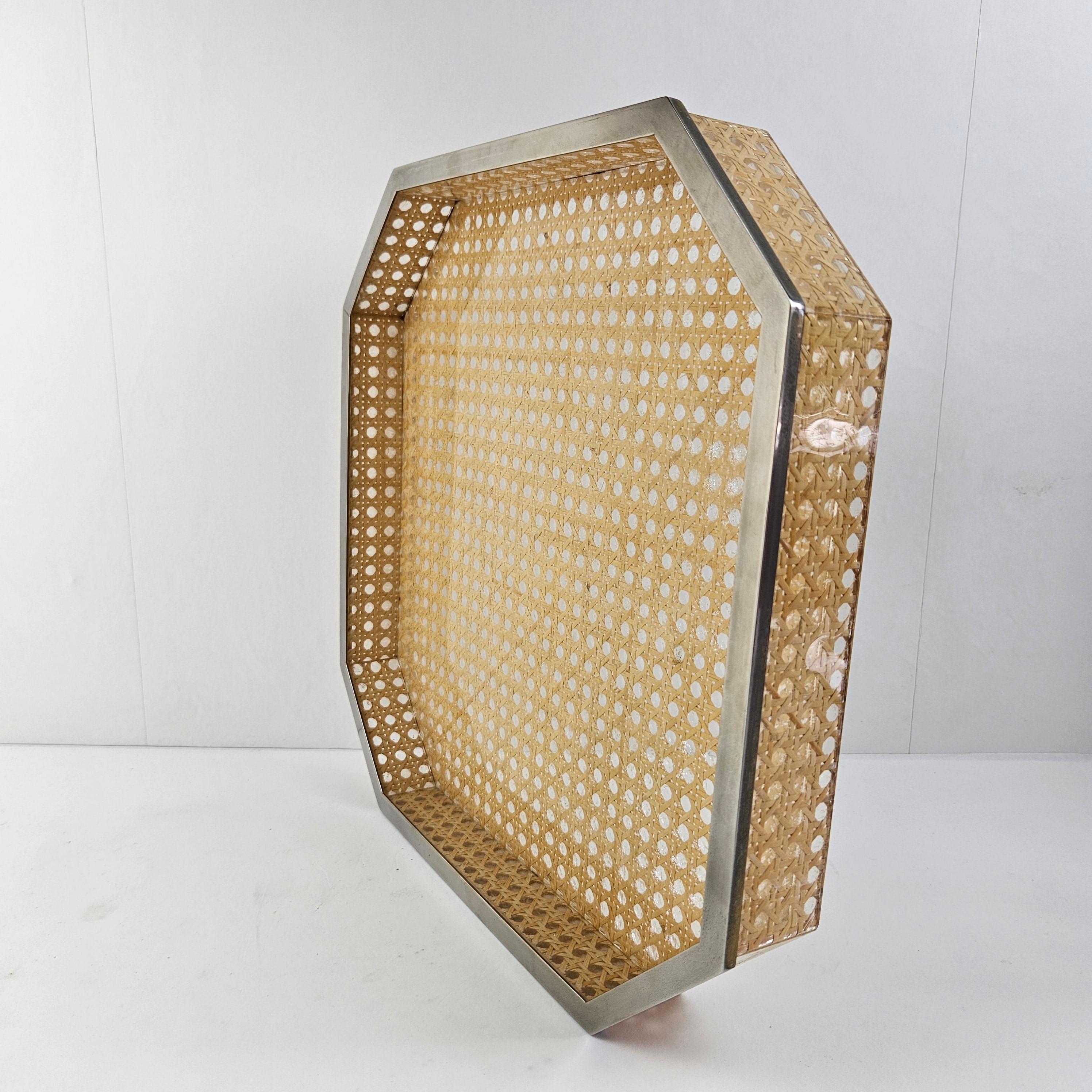 Late 20th Century Serving Tray in Lucite, Rattan and 24k Gold, Italy 1970s For Sale