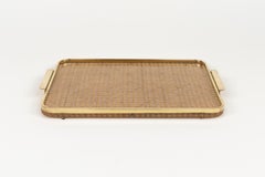 Vassoio da portata in lucite, rattan e ottone in stile Christian Dior, Italia, anni '70
