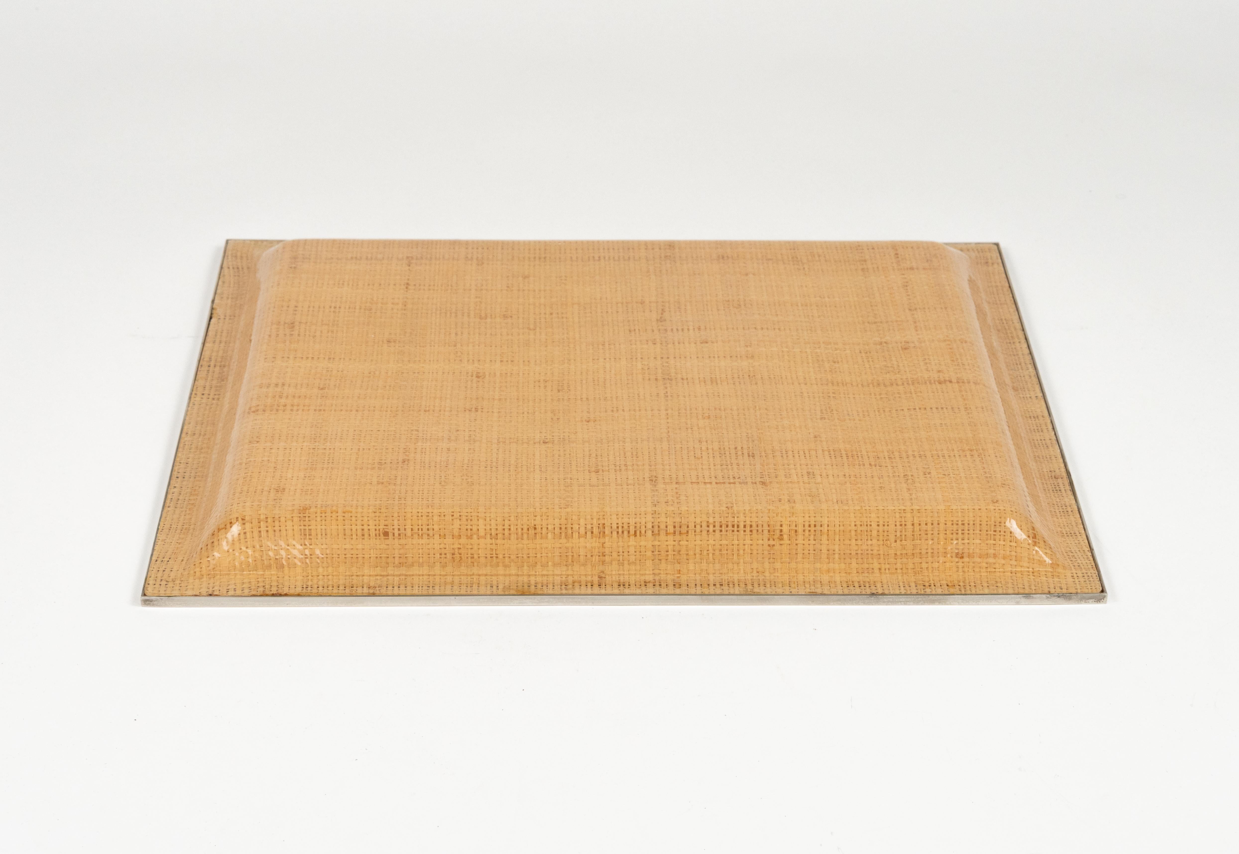 Bandeja para servir de lucita, mimbre y cromo Christian Dior Home Style, Italia Años 70 en venta 6
