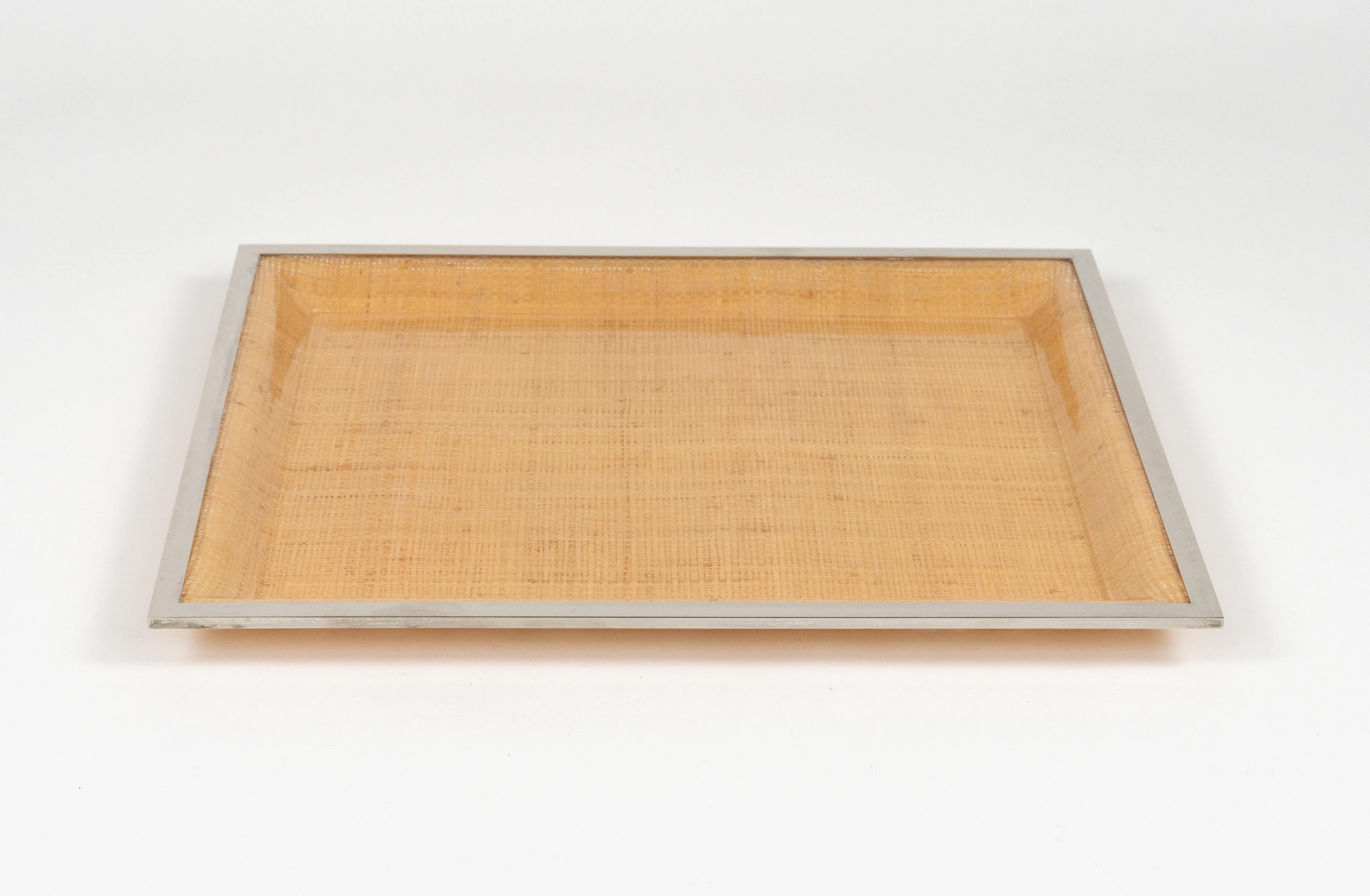 Bandeja para servir de lucita, mimbre y cromo Christian Dior Home Style, Italia Años 70 Moderno de mediados de siglo en venta