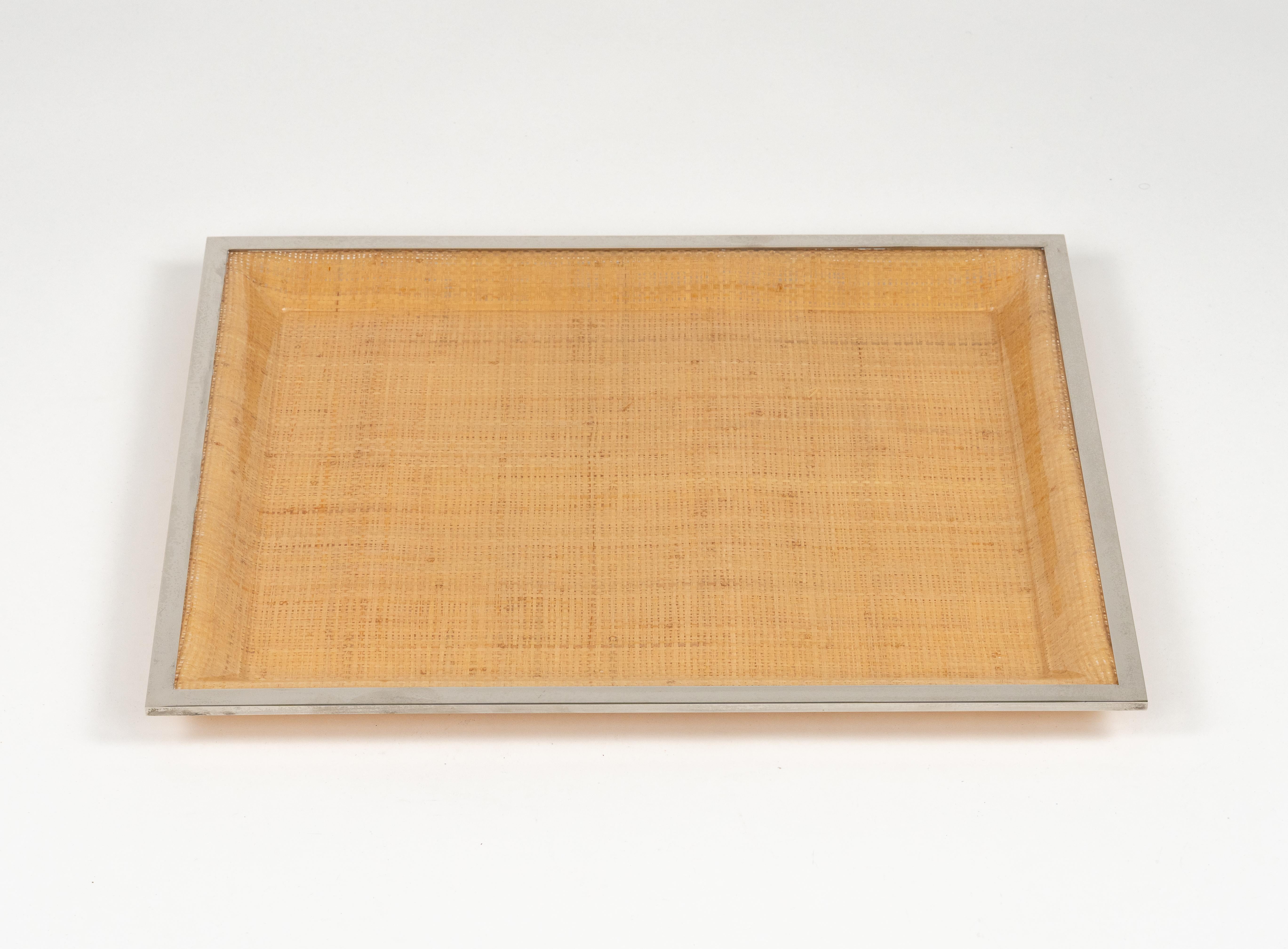 Bandeja para servir de lucita, mimbre y cromo Christian Dior Home Style, Italia Años 70 en venta 1