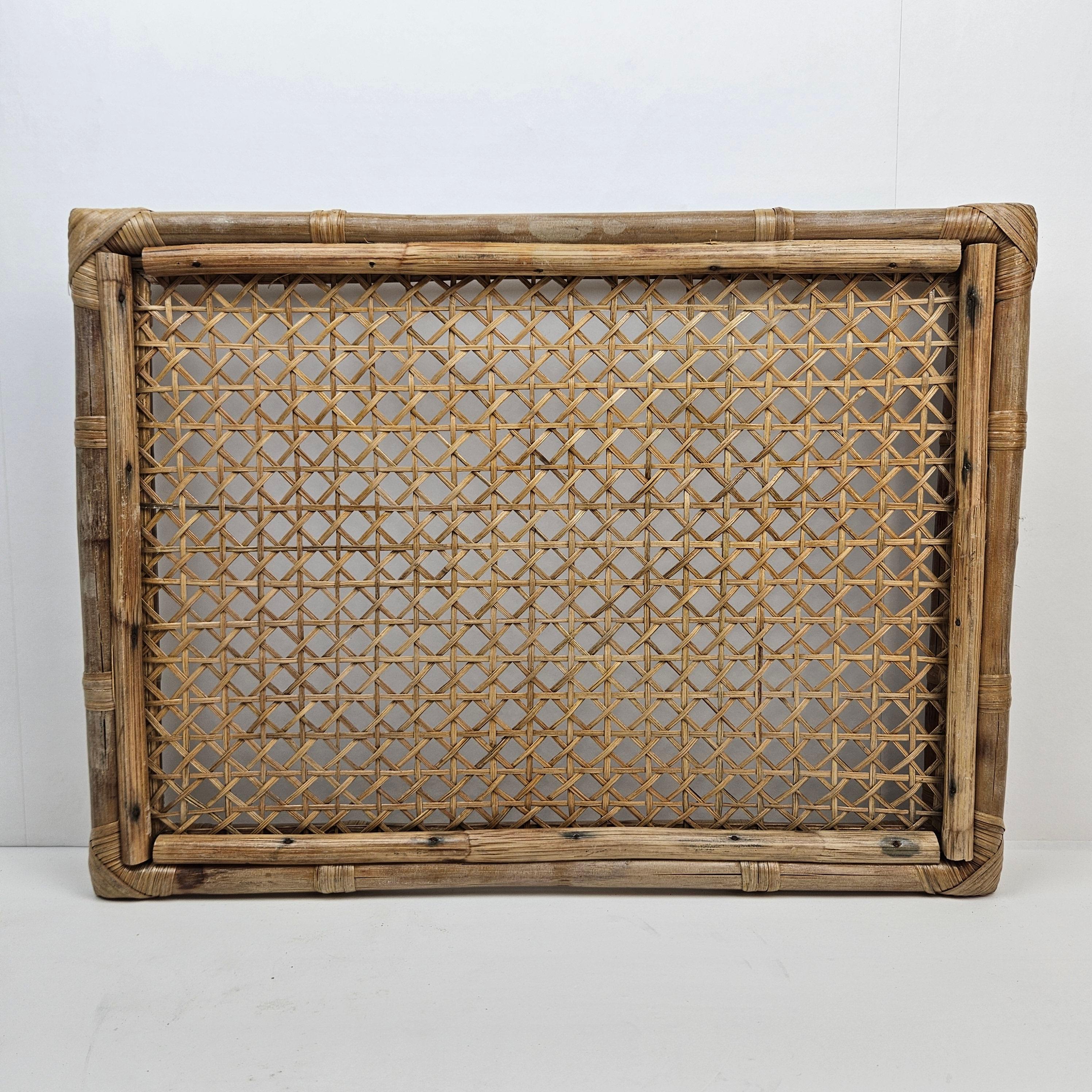 Serviertablett aus Rattan und Korbweide, Italien 1970er Jahre (Handgefertigt) im Angebot