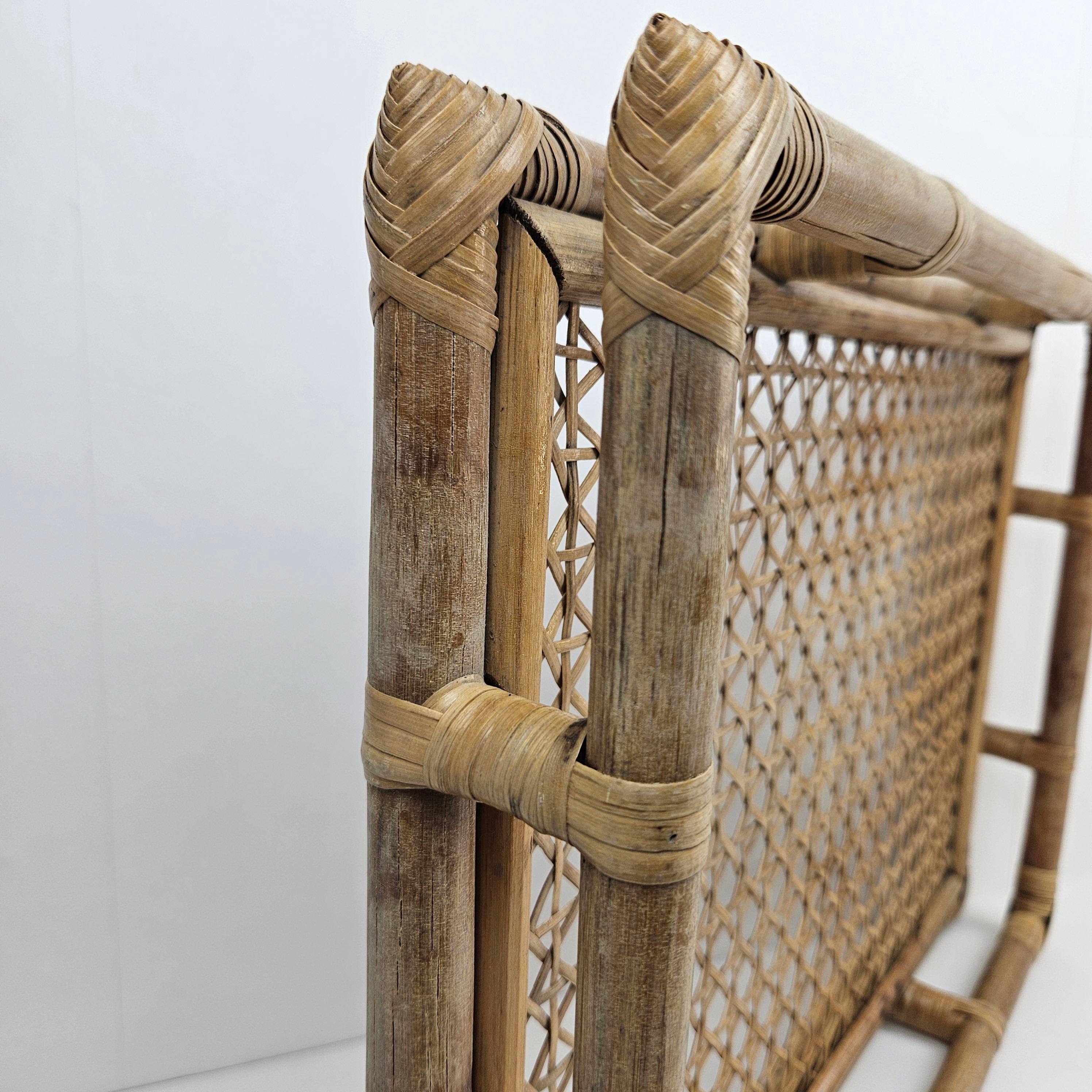 Serviertablett aus Rattan und Korbweide, Italien 1970er Jahre im Angebot 1