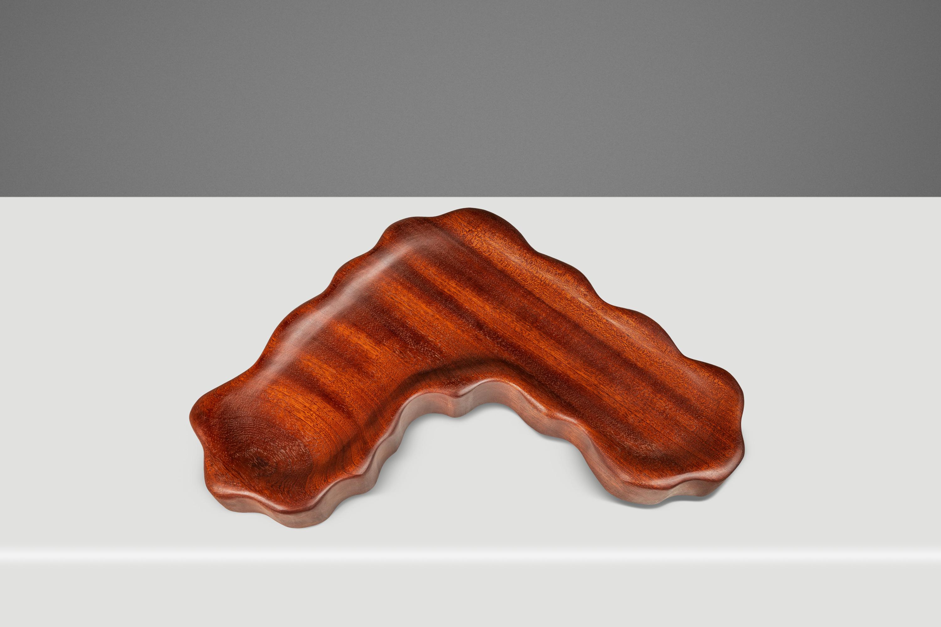 Serviertablett / Schlüsselanhänger in Sapele, Mark Leblanc, Leblanc Studios, USA,  2020's (amerikanisch) im Angebot